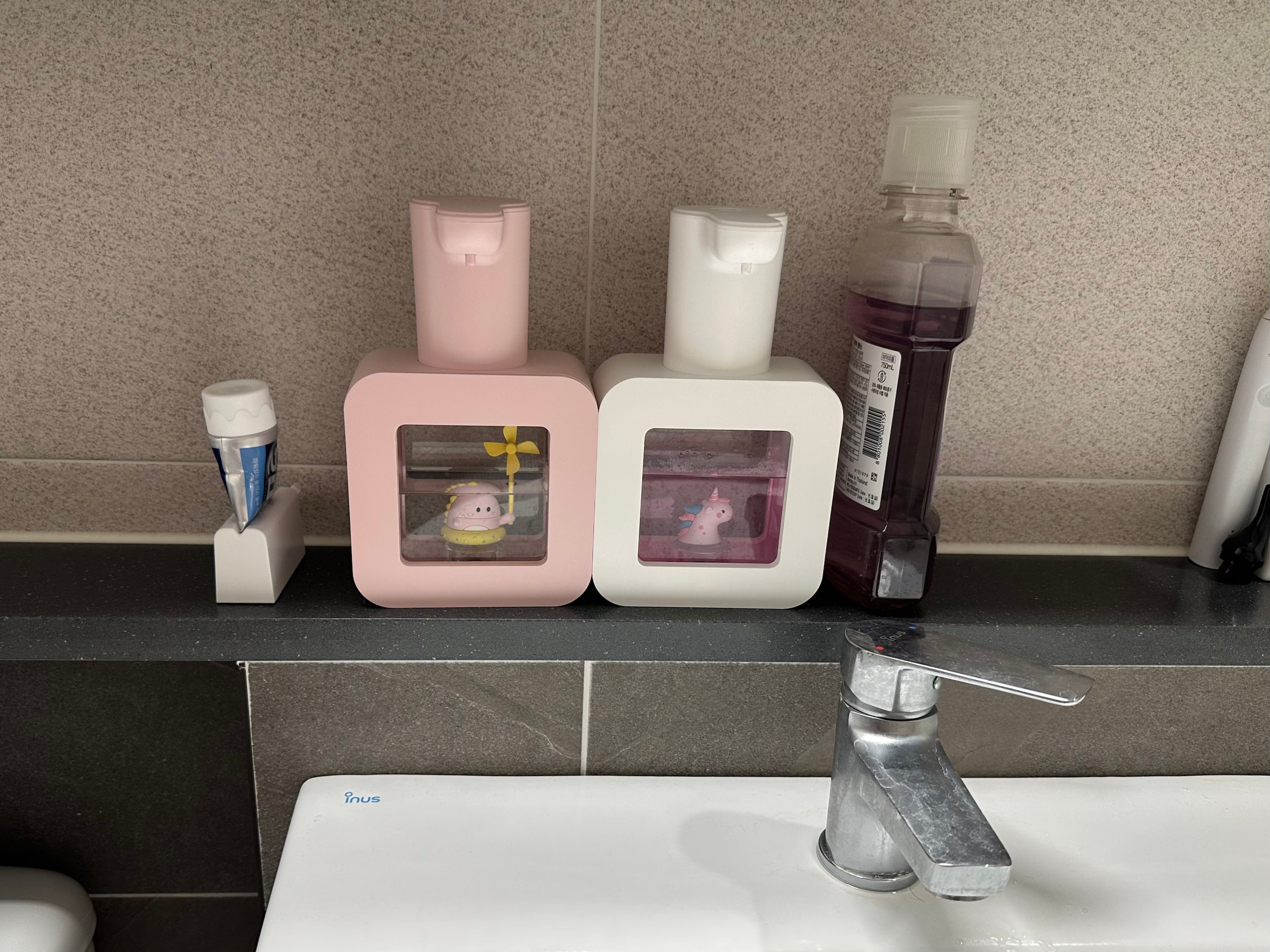 Easy Squeeze Toothpaste Dispenser user photo
