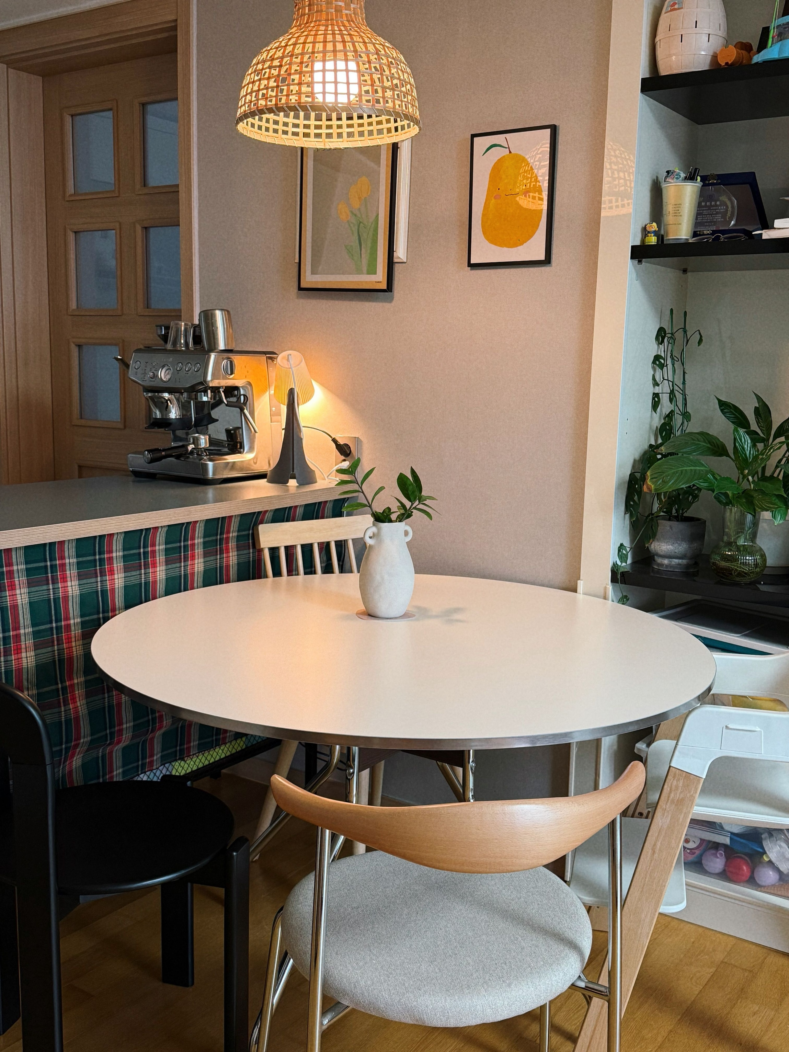 Round Steel Leg Dining Table user photo