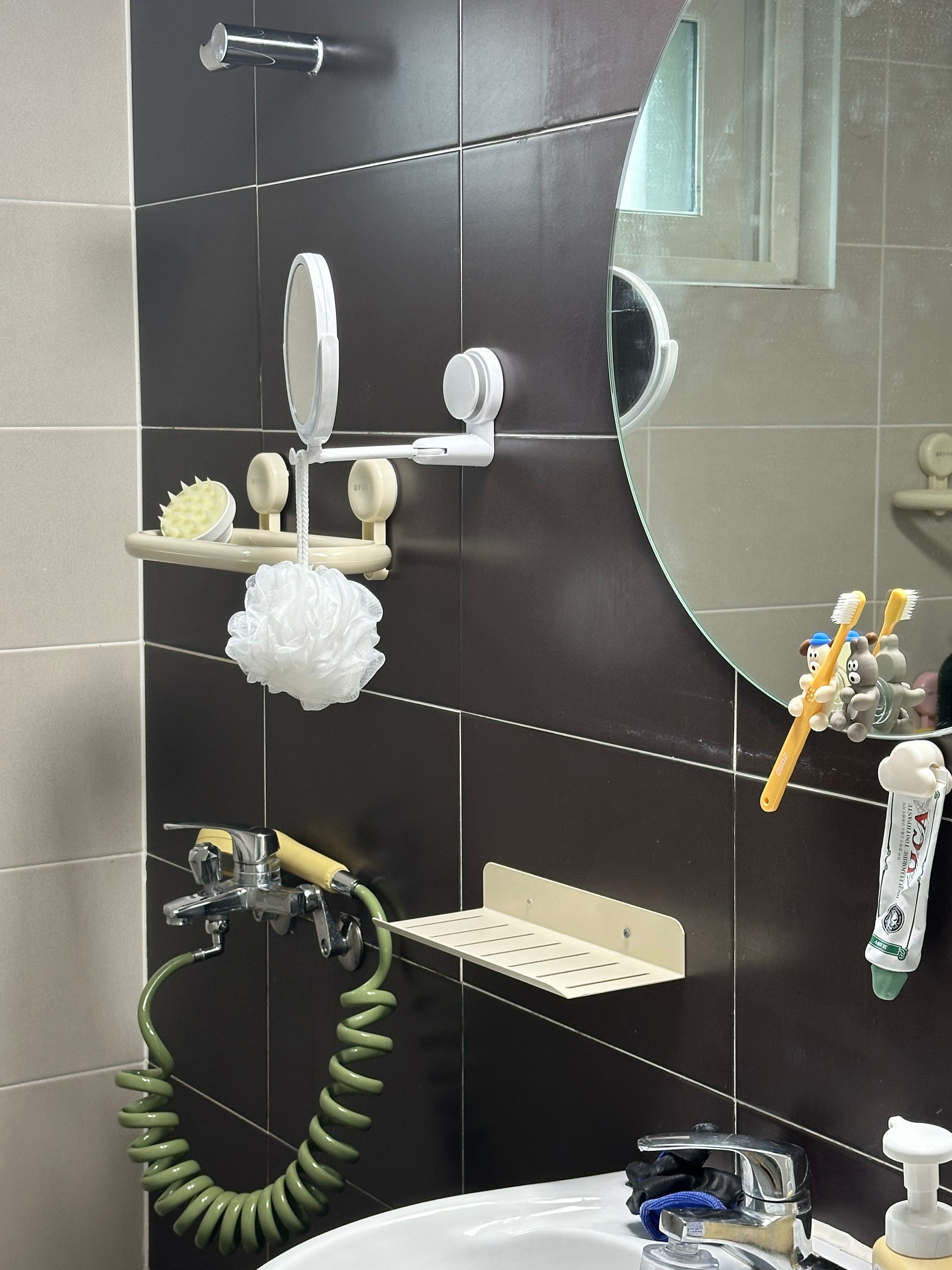 No-Drill Pastel Bathroom Storage Shelf user photo
