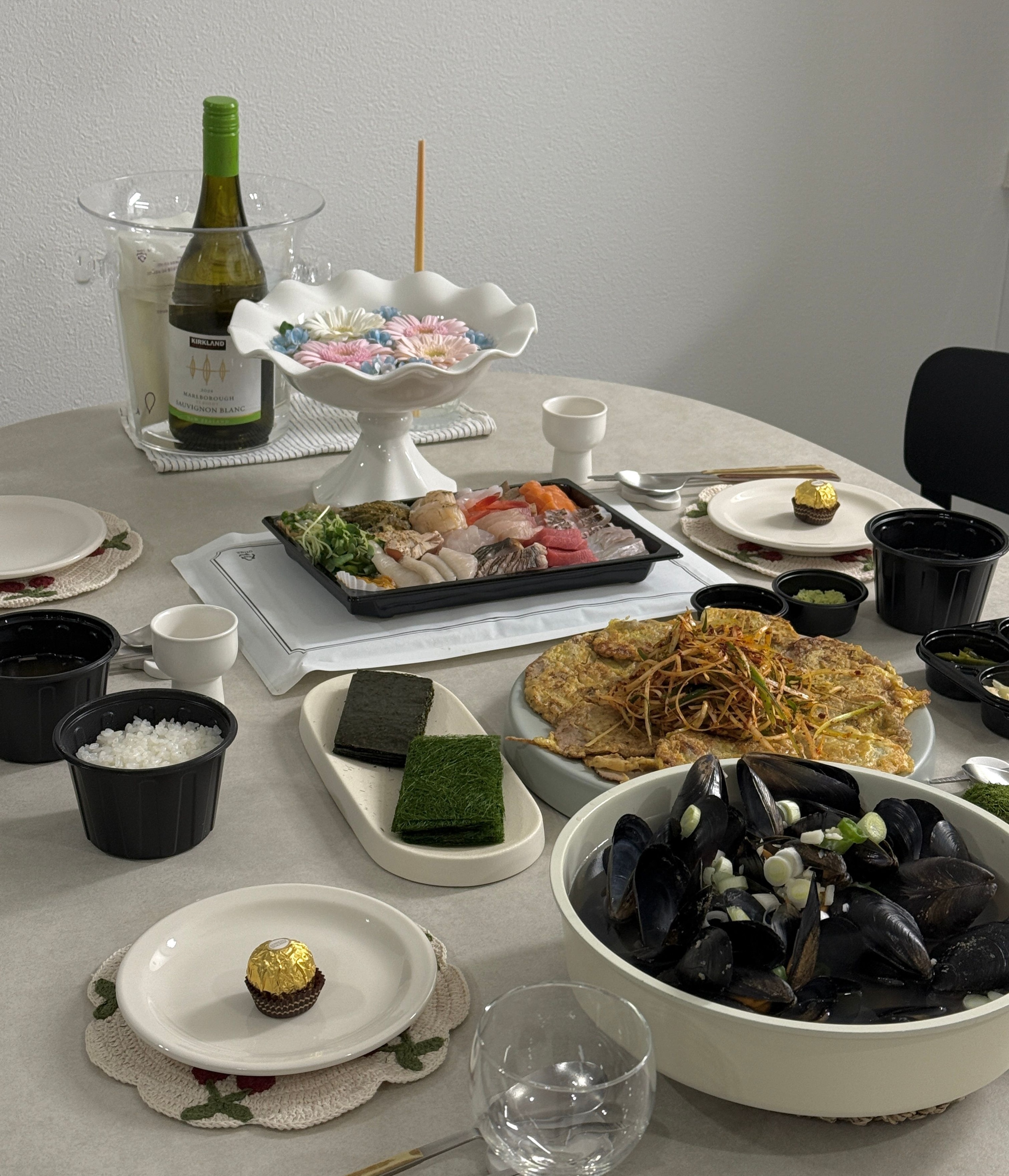 Fluted Ceramic Pedestal Tray user photo