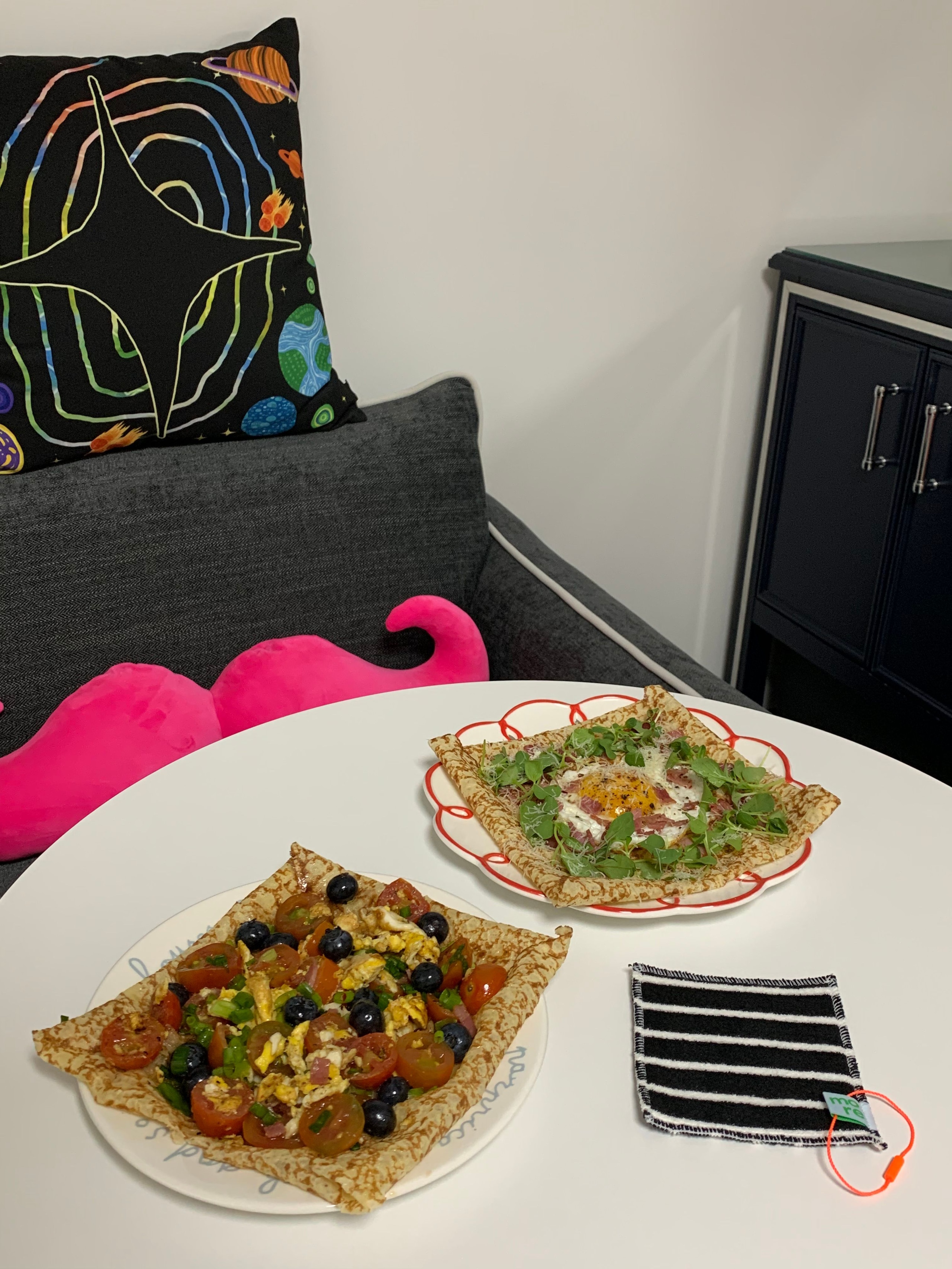 Hand-Drawn Retro Flower Plate user photo