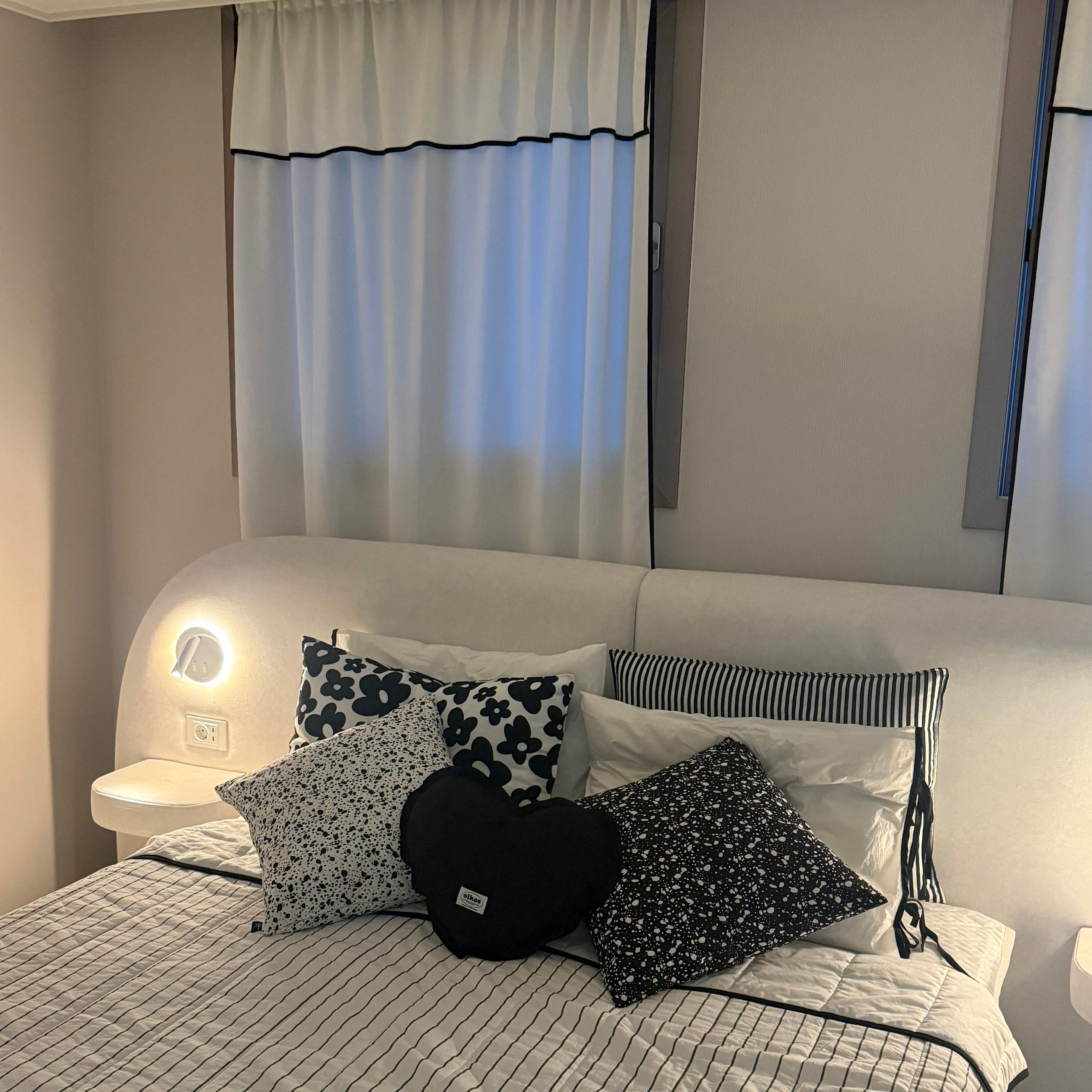 Ian Stripe Cooling Reversible Summer Comforter user photo