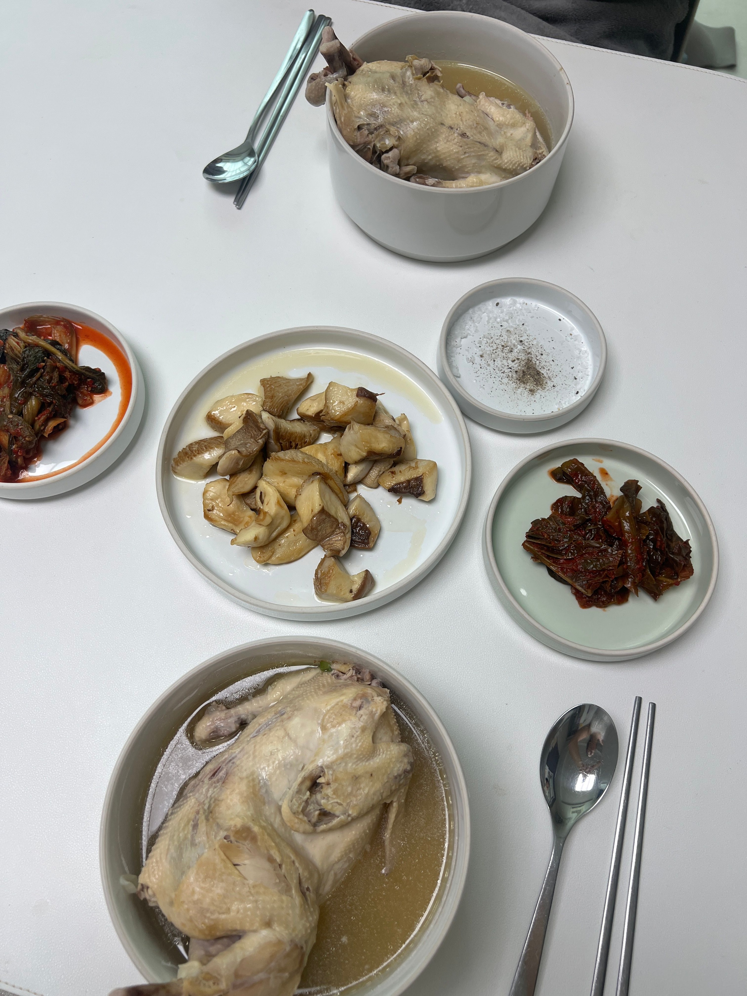 Olhum Korean Dinnerware Set for 2 (13-Piece) user photo
