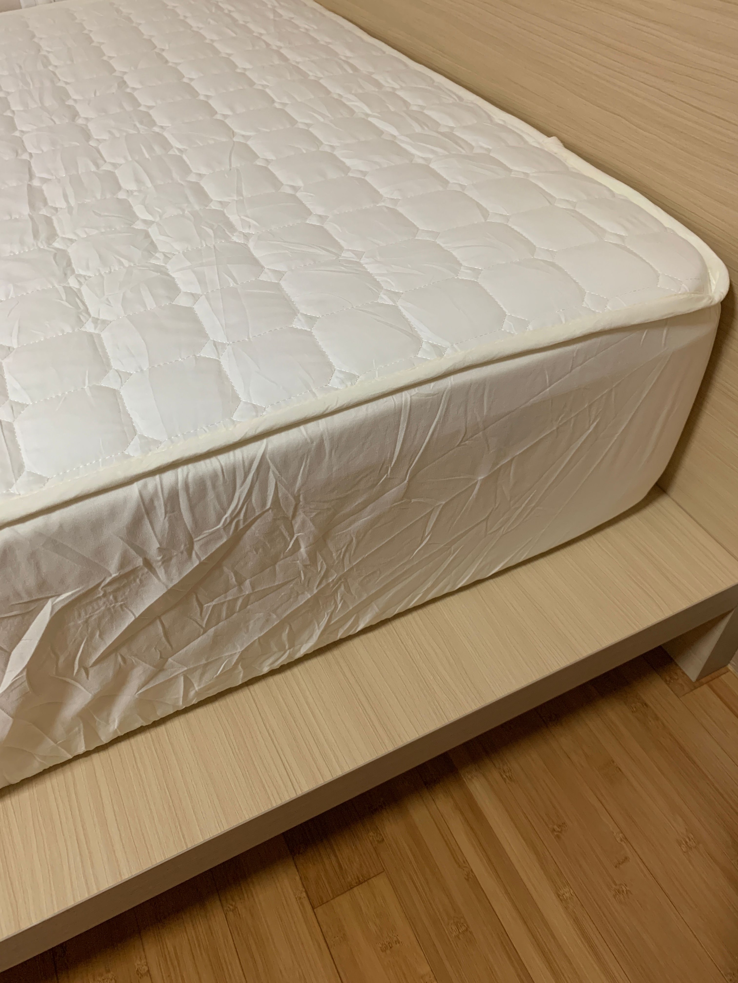 Square Quilted Waterproof Mattress Cover user photo
