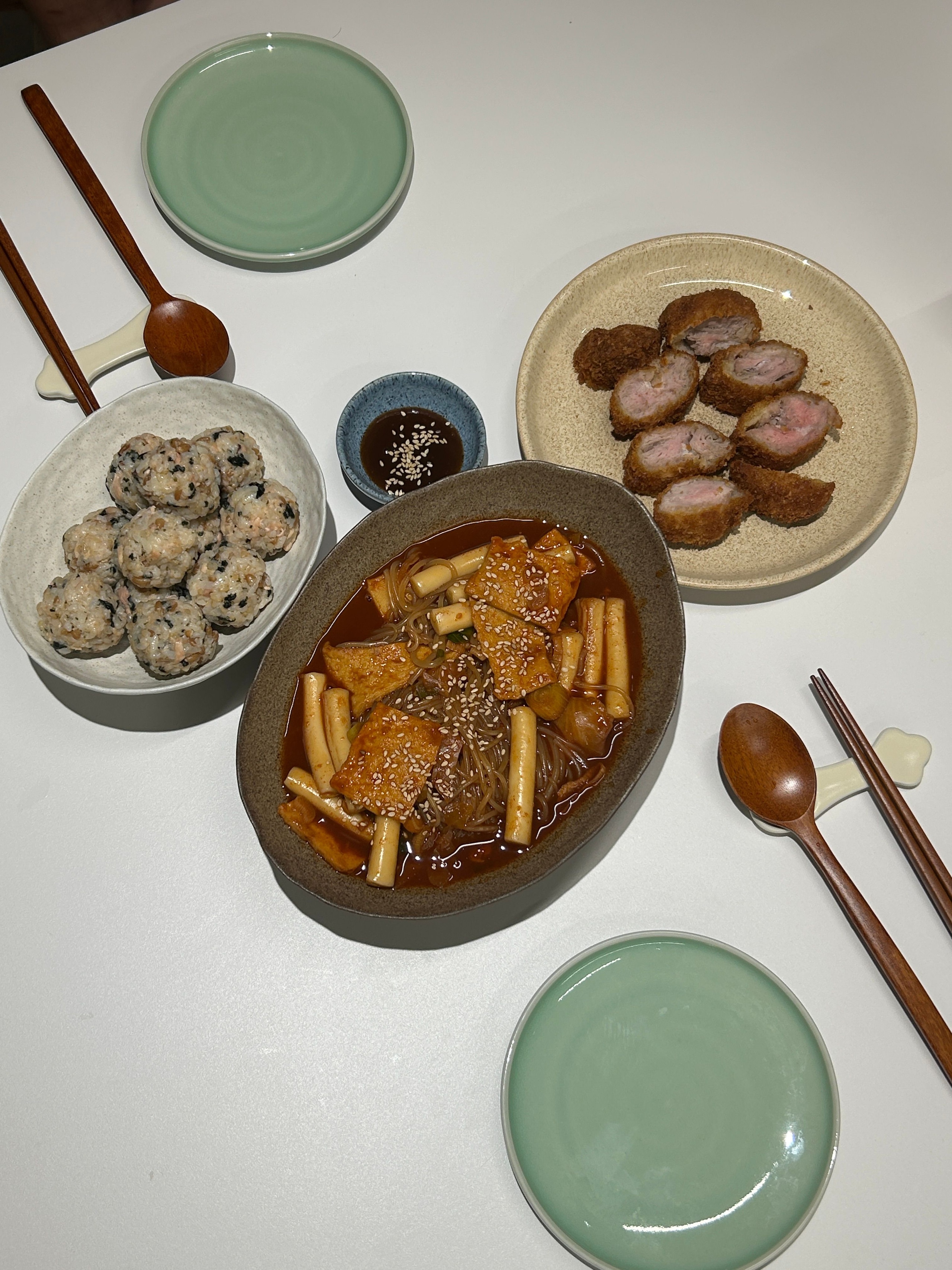 Neoul Handmade Footed Oval Pasta Bowl – Large user photo