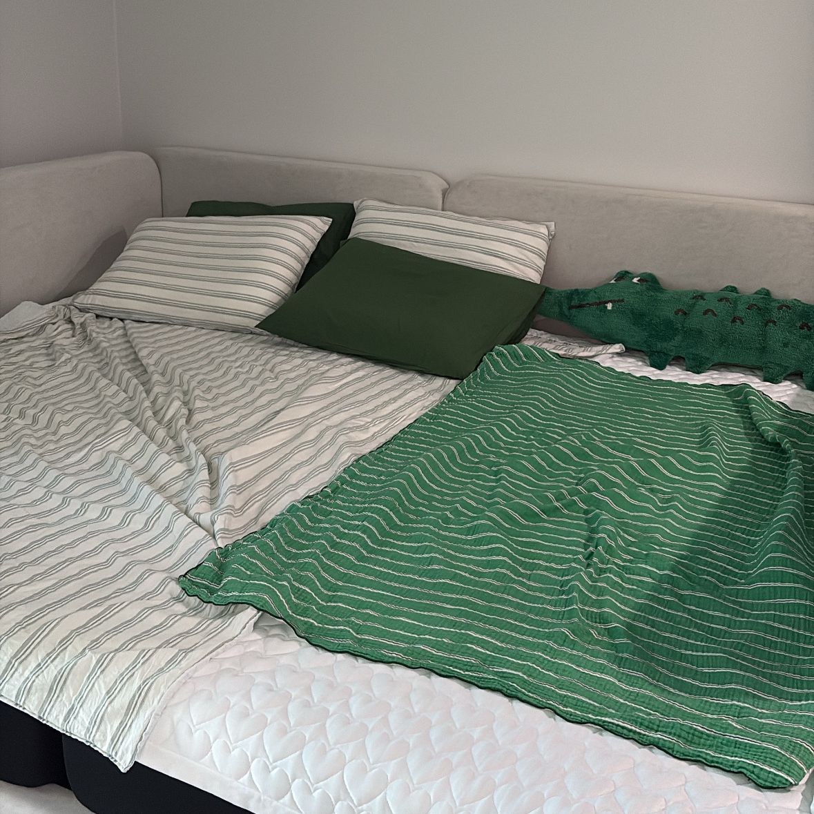 Neon Stripe 3-Layer Gauze Blanket user photo