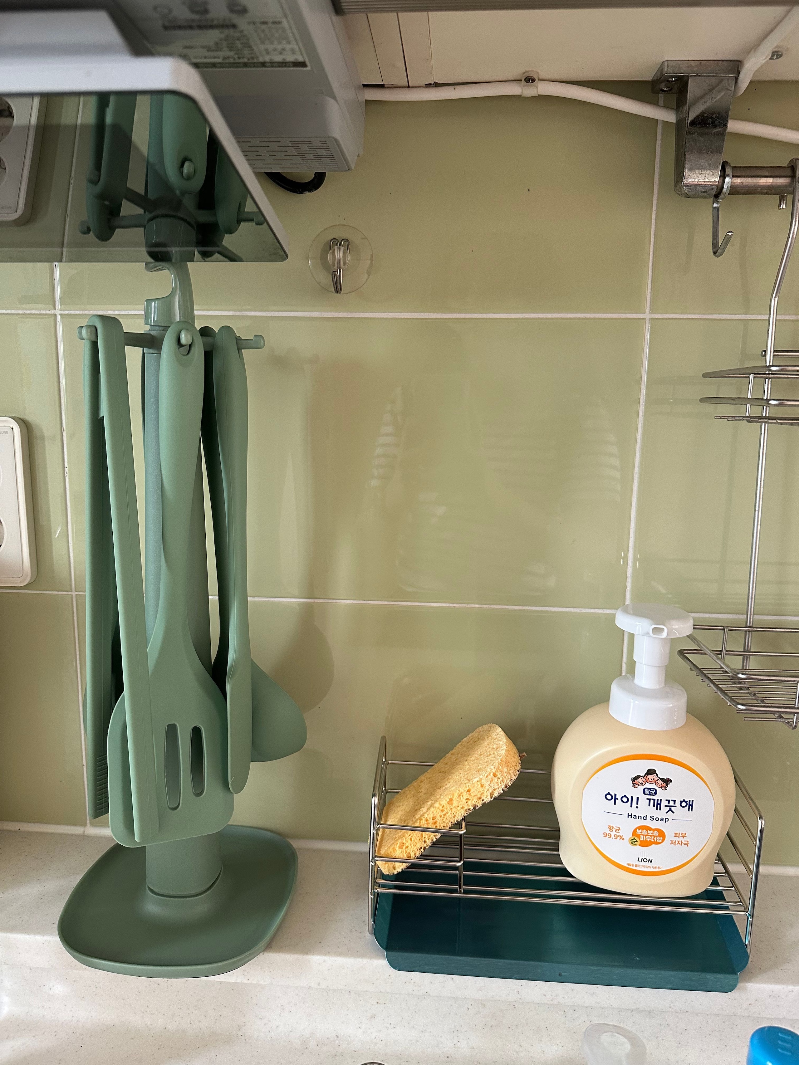 Stainless Steel Sponge Holder with Drain Tray user photo