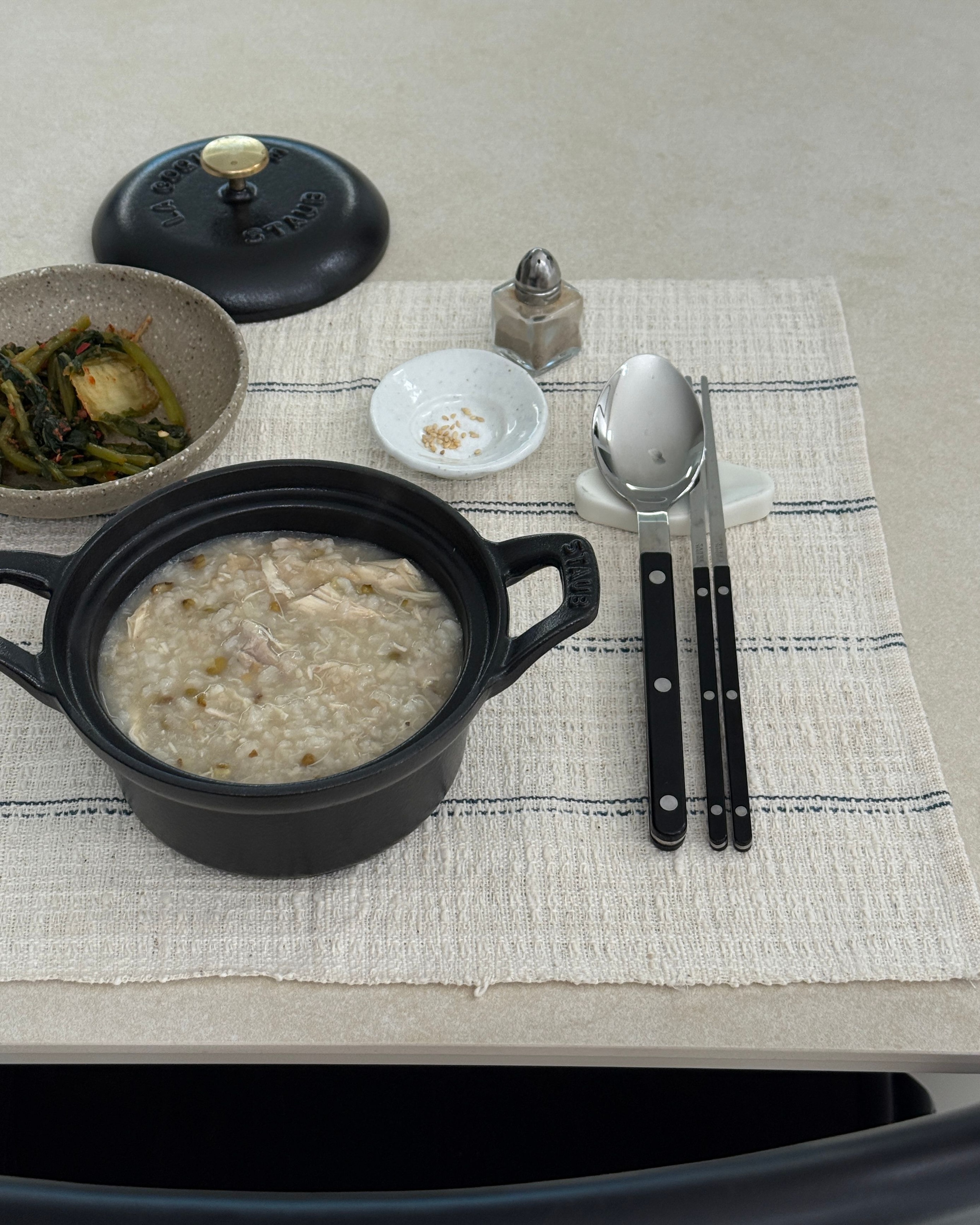 Ceramic Leaf Utensil Rest user photo