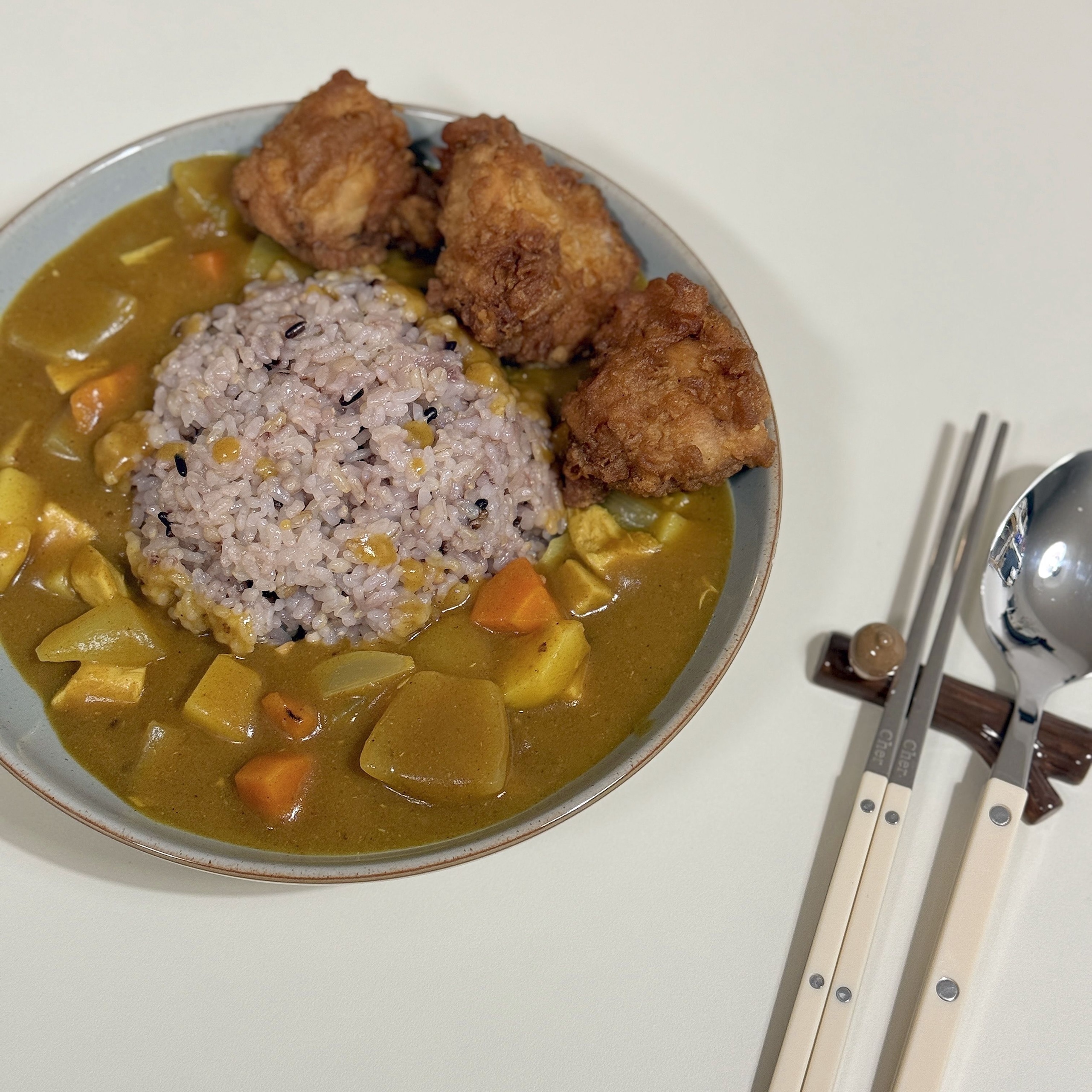 Modern Color-Handled Flatware Set for 2 (8-Piece) user photo