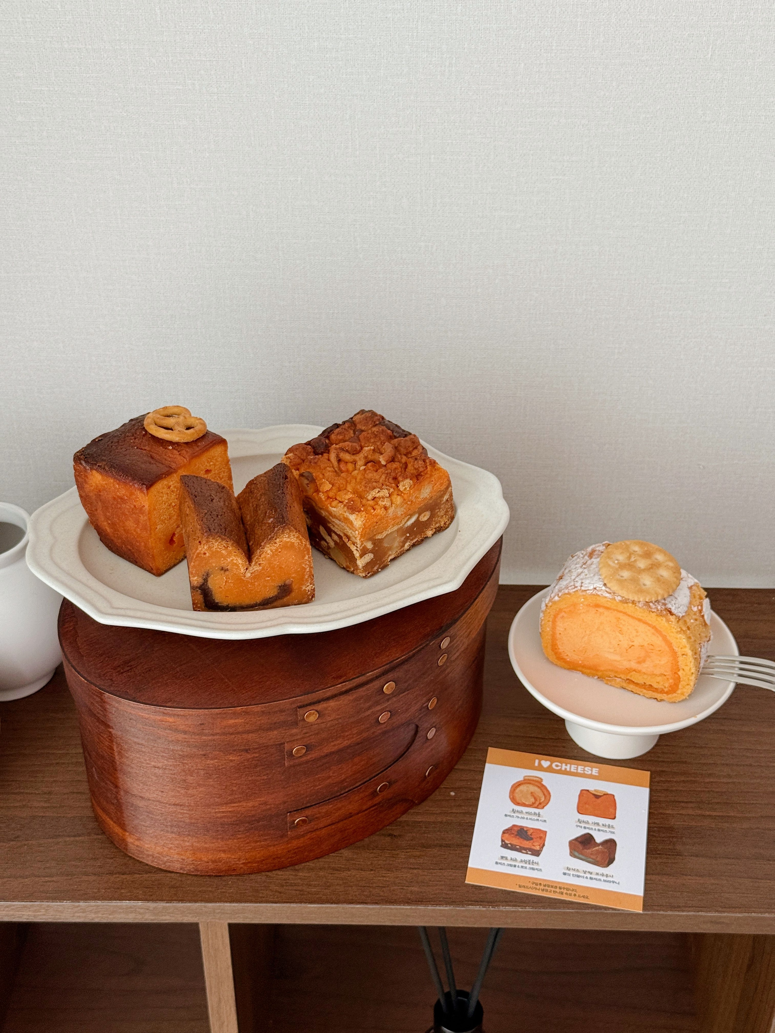 Hyeum Matte Ceramic Soju Cup & Serveware Set (4-Piece Gift Set) user photo