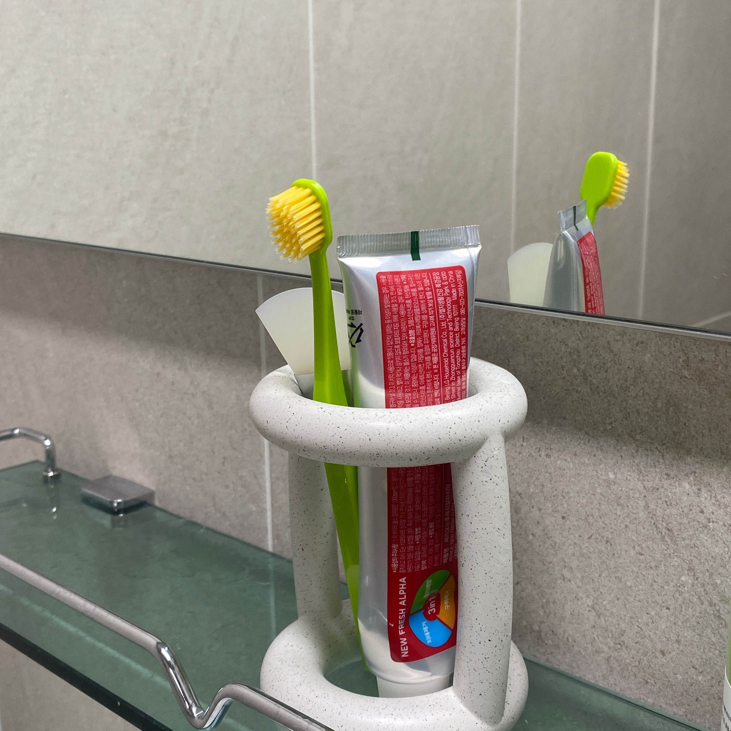 Mongle Toothbrush Holder user photo