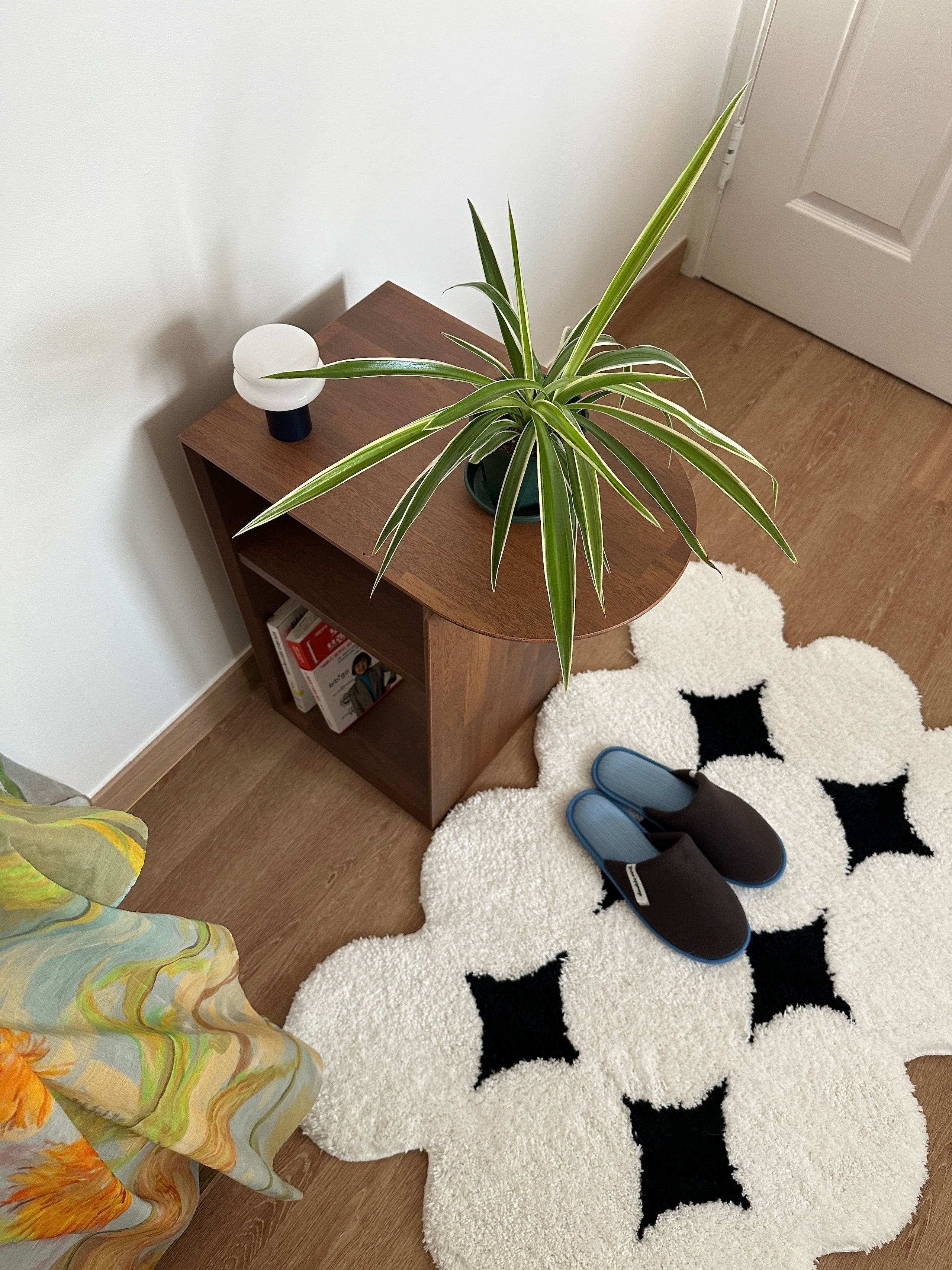 Double Knot Home Slippers (3 Colors) user photo