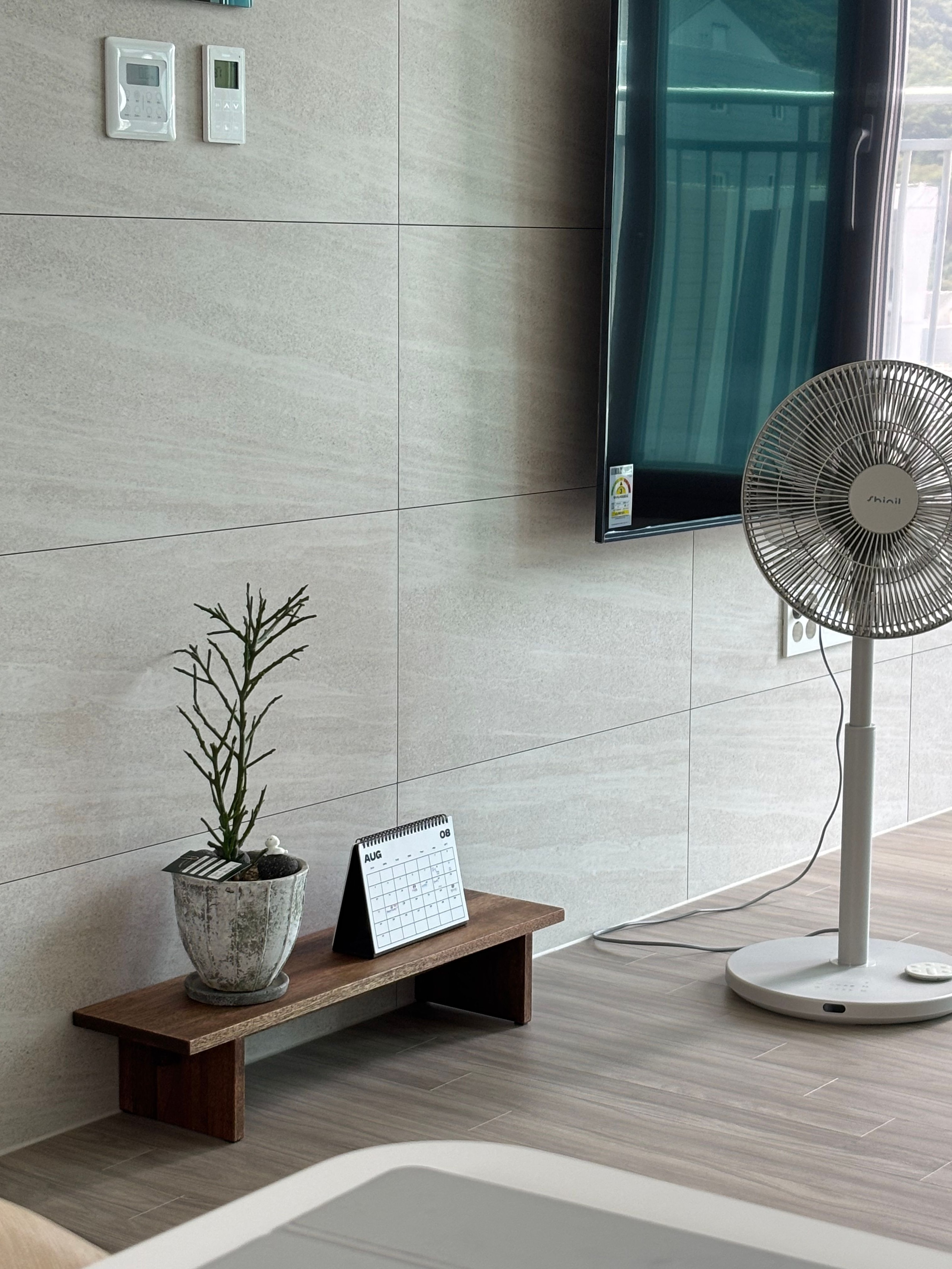 Wooden Plant Shelf user photo