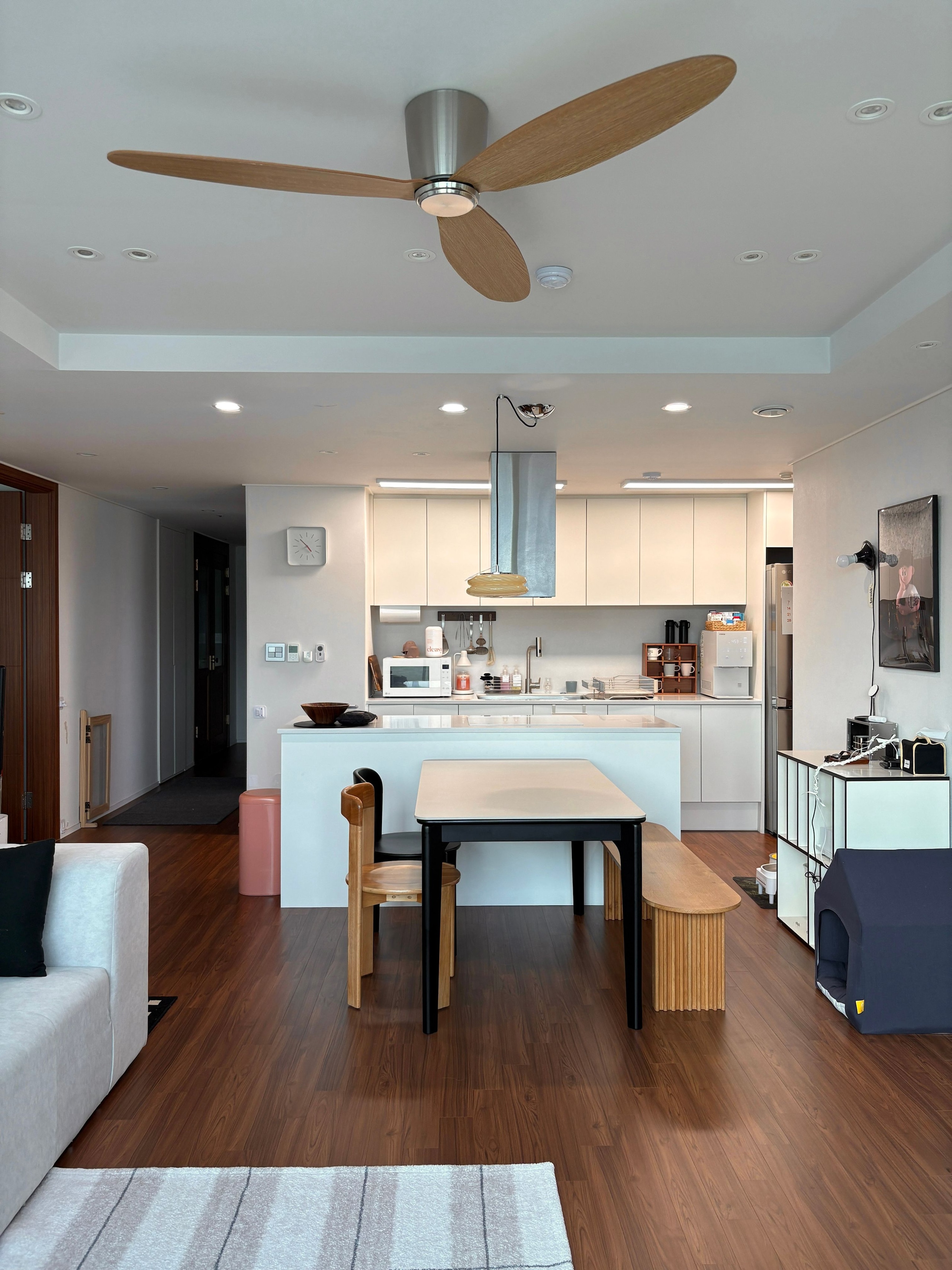 Ogre Vintage Countertop Mug & Cup Storage Cabinet user photo