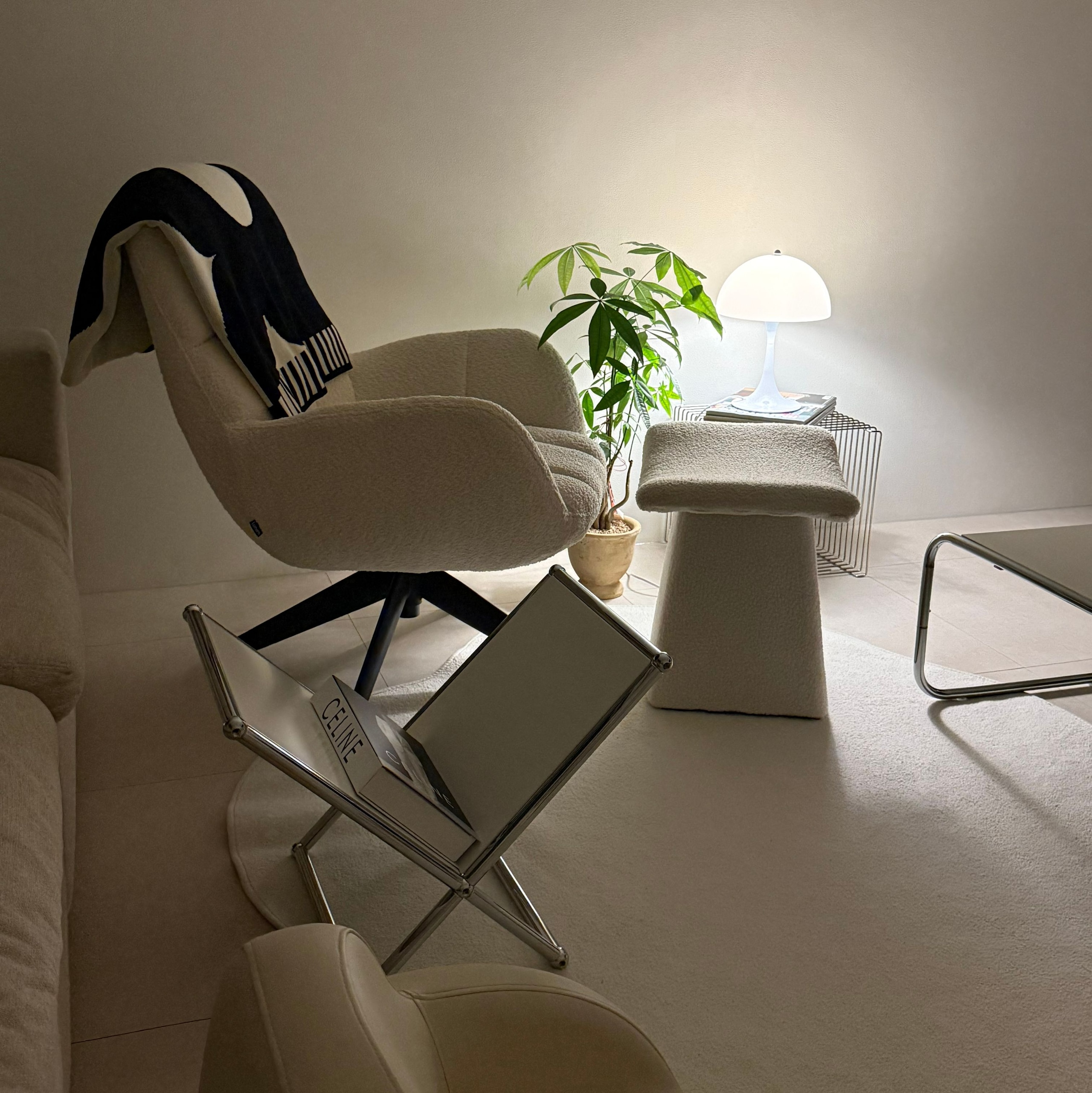 Point Canoe Chrome Mid-Century Coffee Table user photo