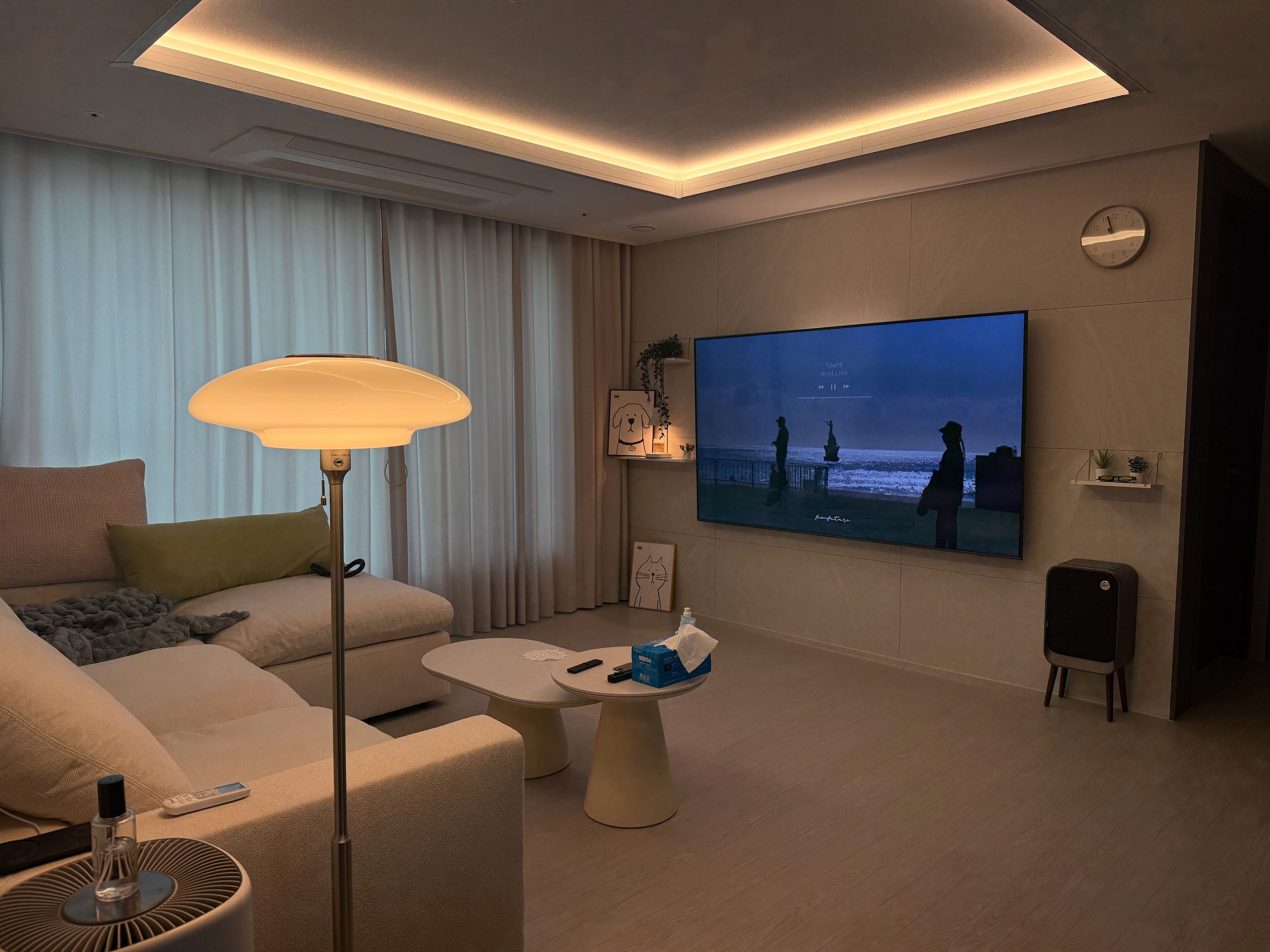 Nordic-Style Silent Wall Clock user photo