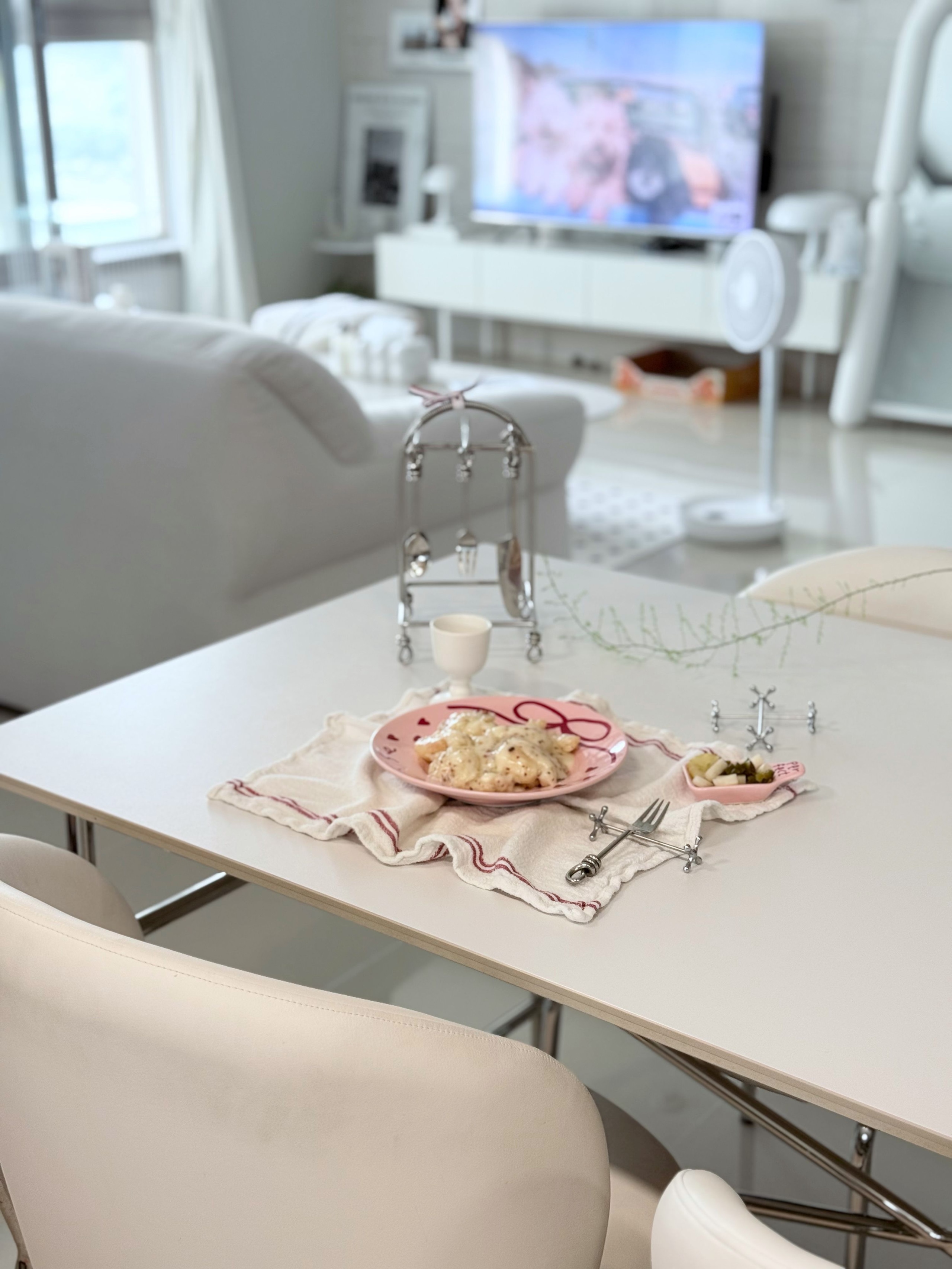 Pink Edition Ceramic Heart Salad Plate with Dressing Cup user photo
