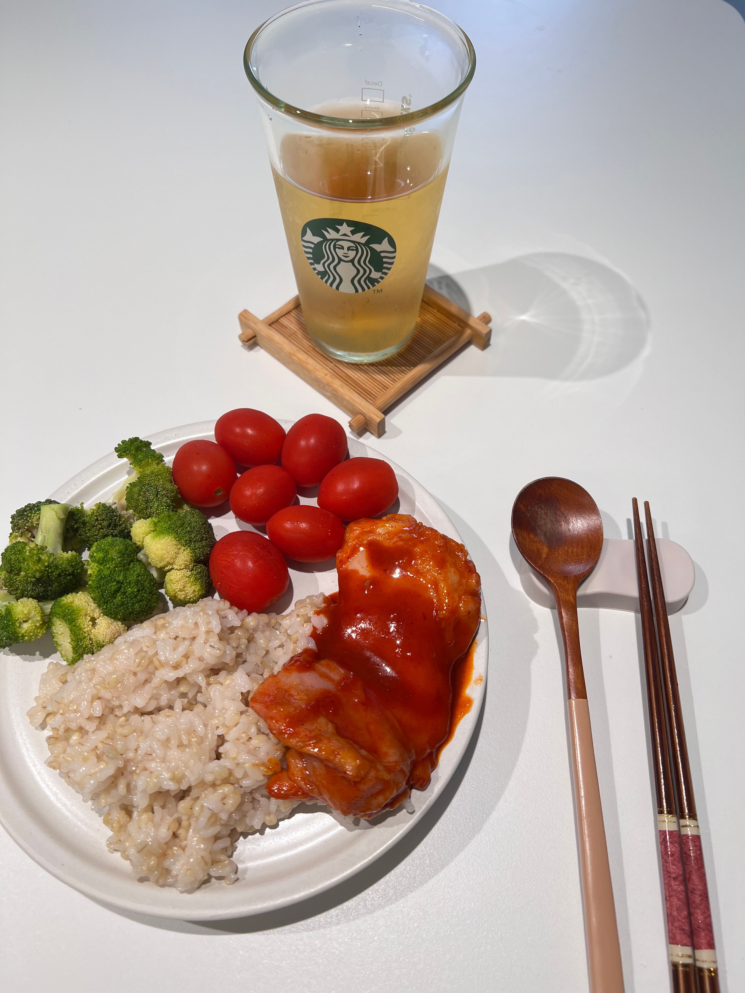 Two-Tone Wood Spoon & Chopsticks Set for 4 user photo