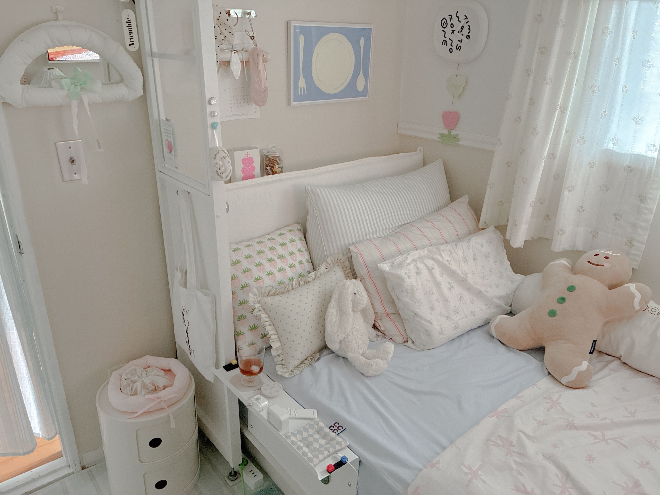 Blanc Bed Gap Side Shelf user photo