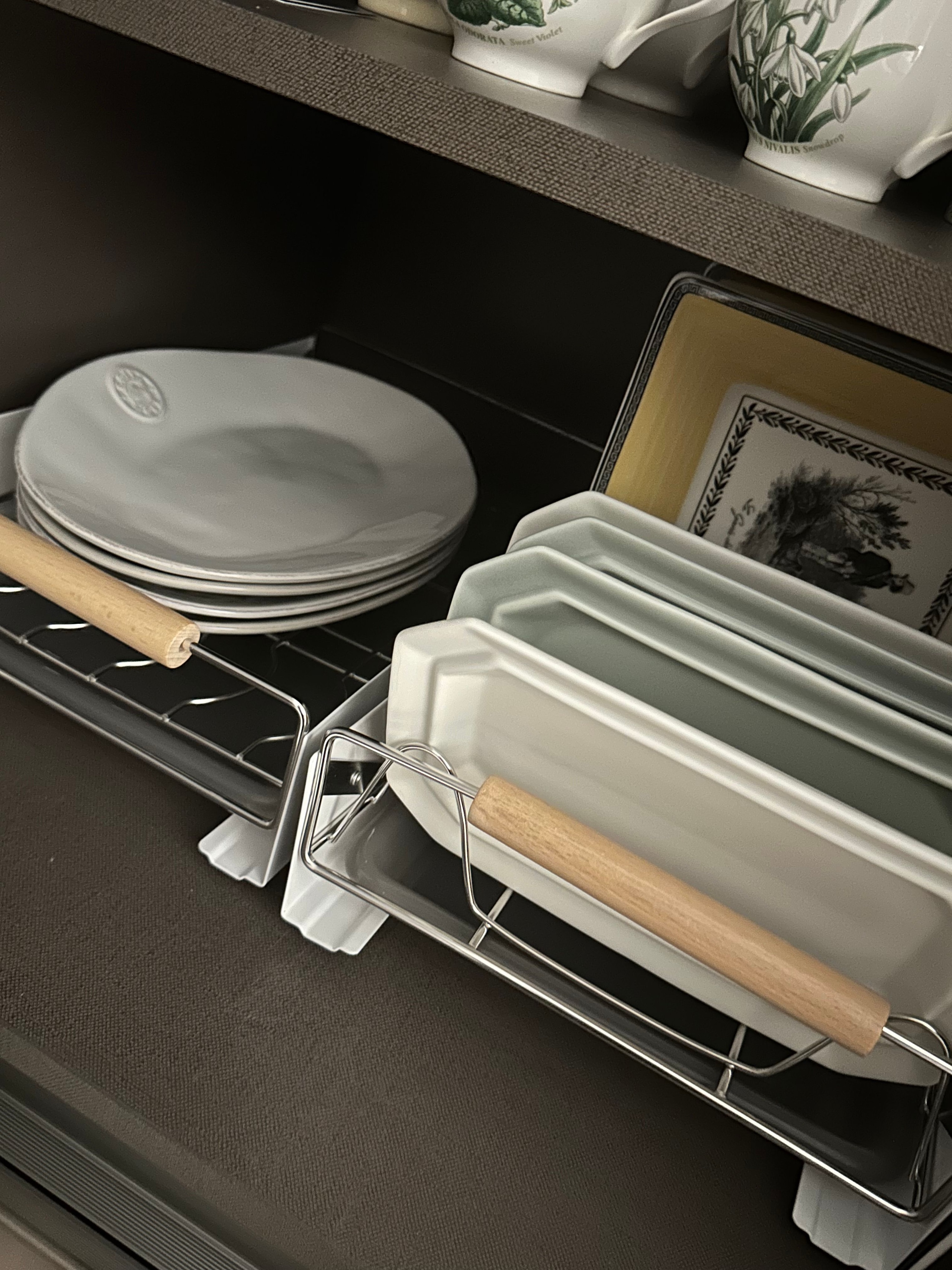 Sliding Dish Rack with Wood Handles user photo