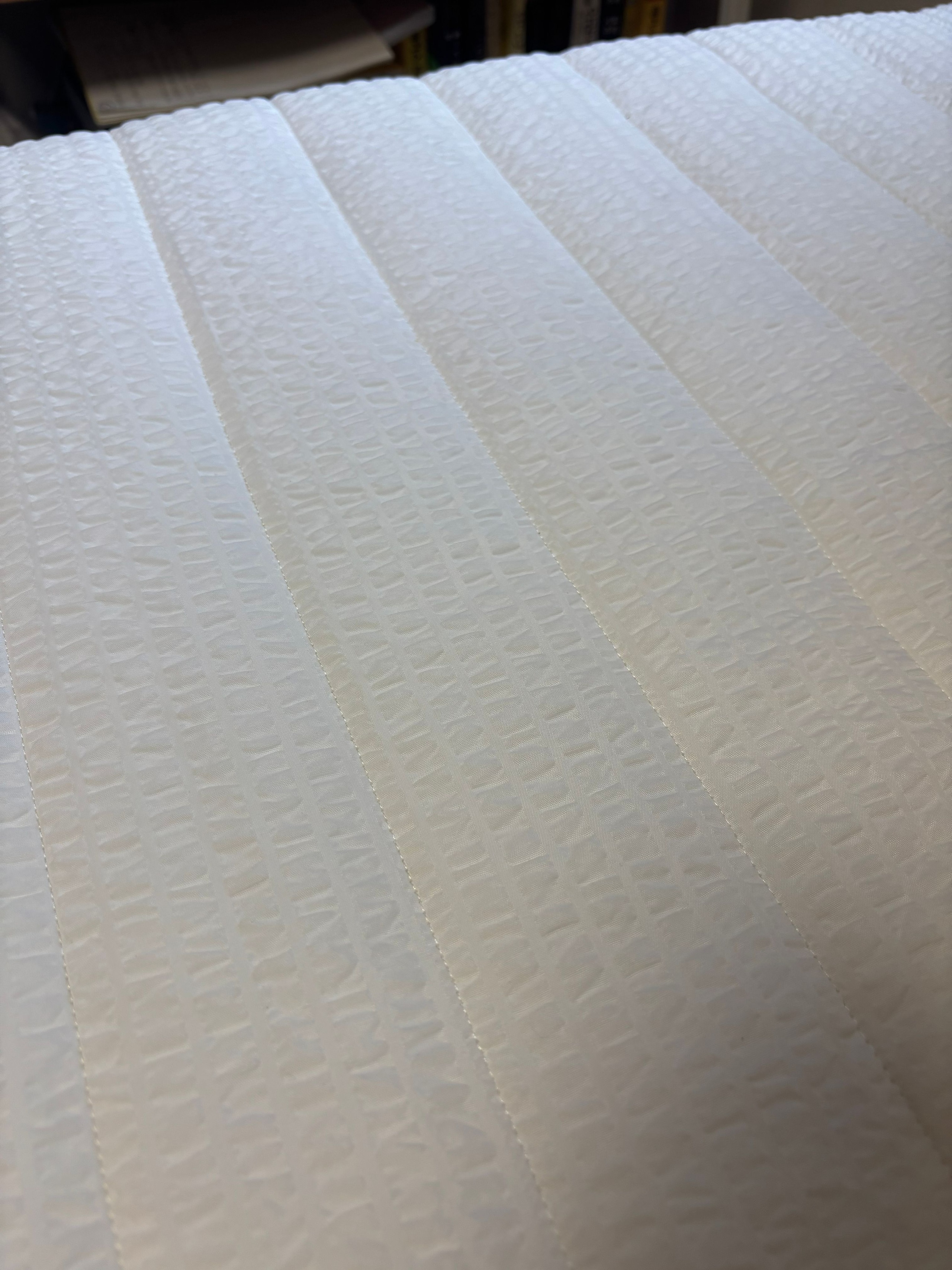Pop Frill Seersucker Summer Comforter & Pillowcase Set user photo