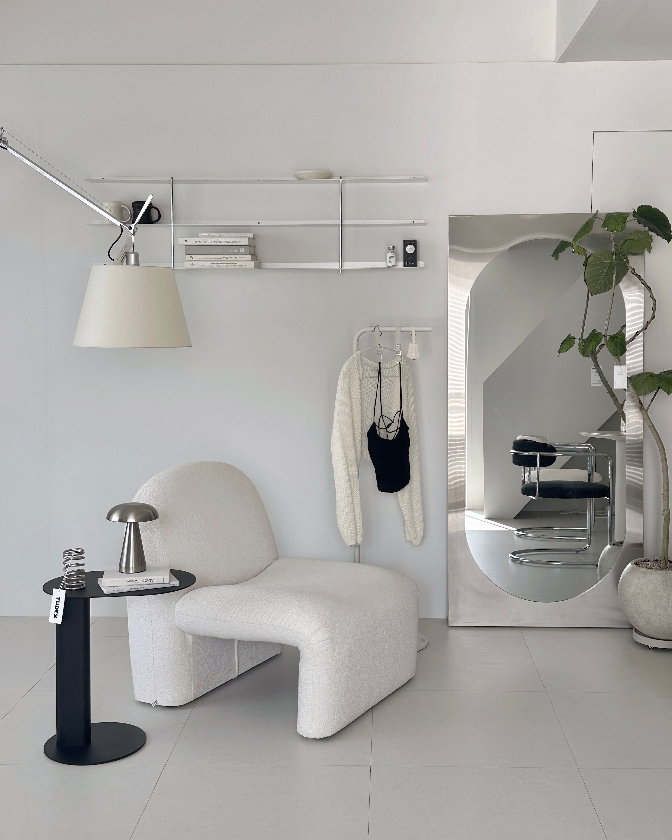 Cone Base Cordless Table Lamp user photo