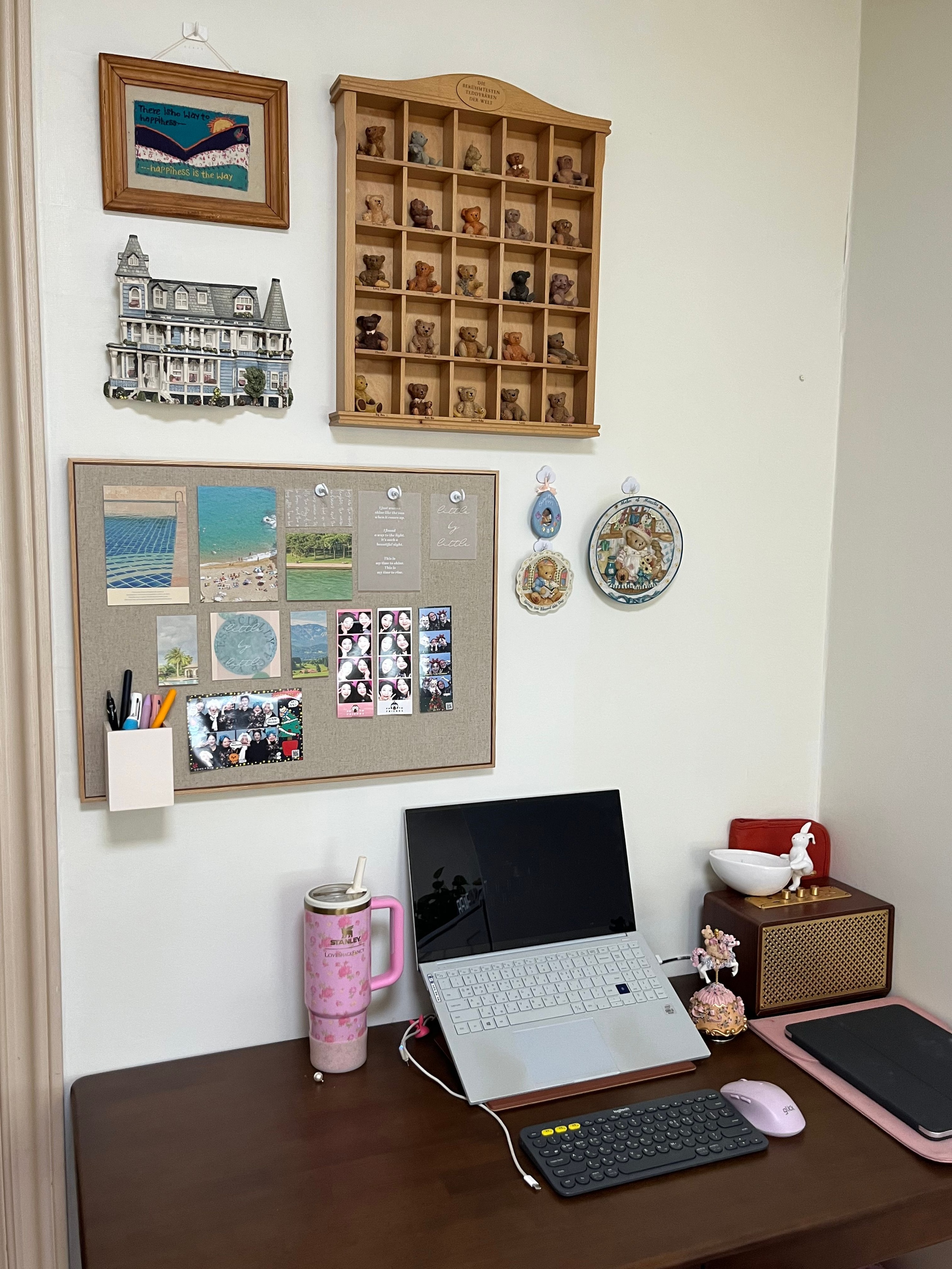 Wood-Framed Linen Magnetic Board user photo