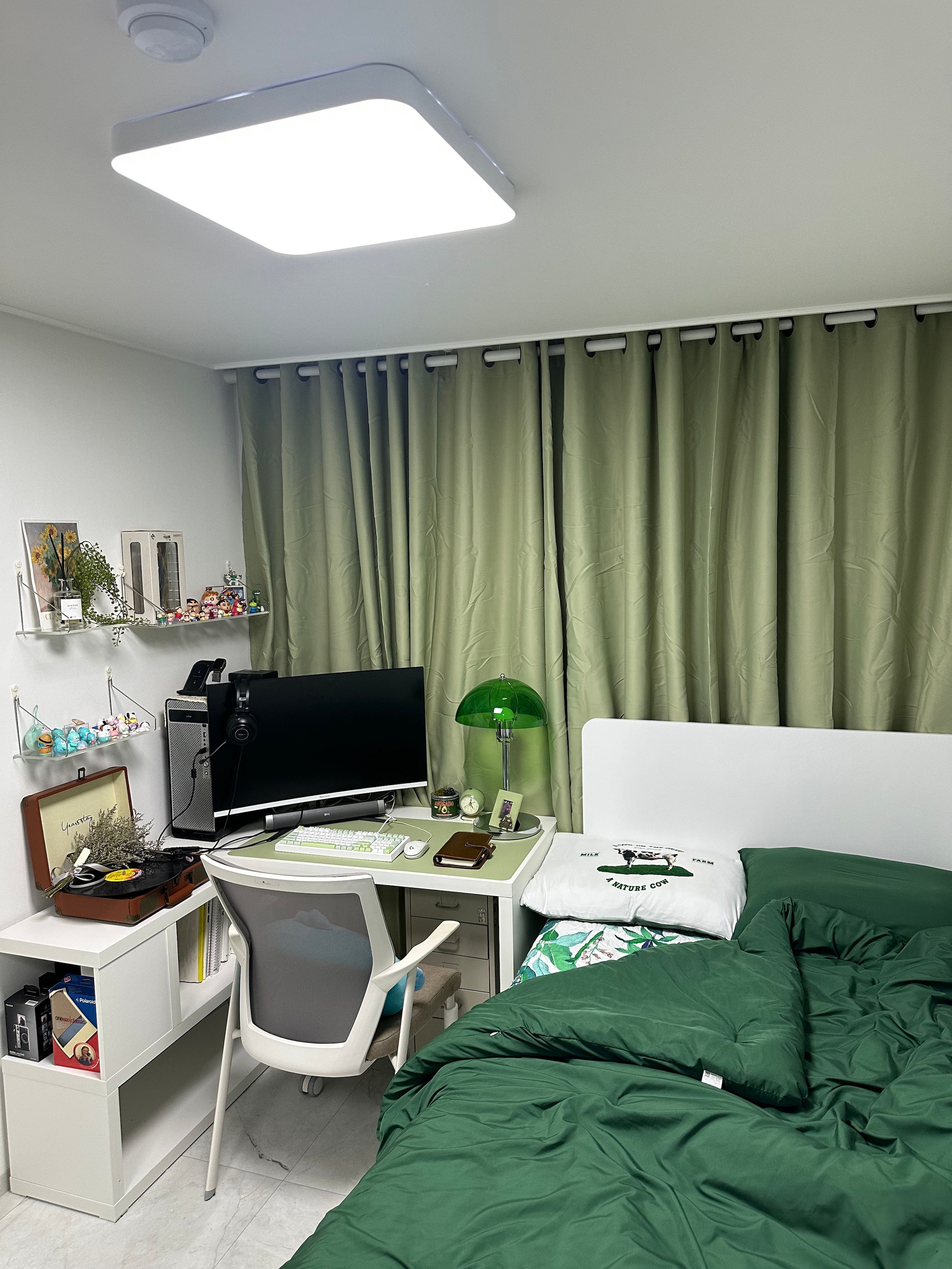 No-Drill Clear Acrylic Wall Shelf user photo