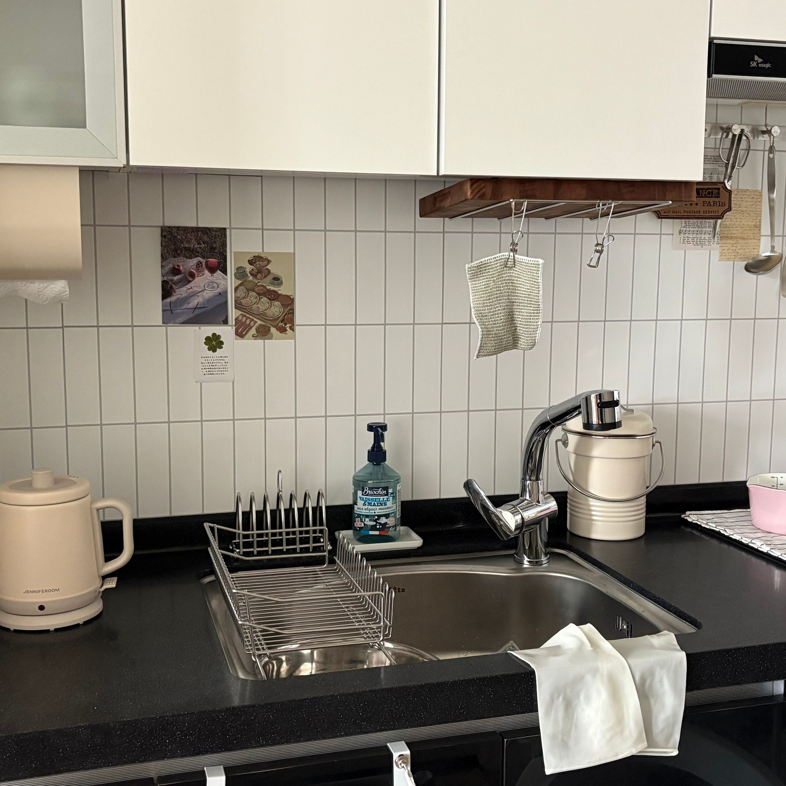 Dual Fit Sink Dish Rack user photo