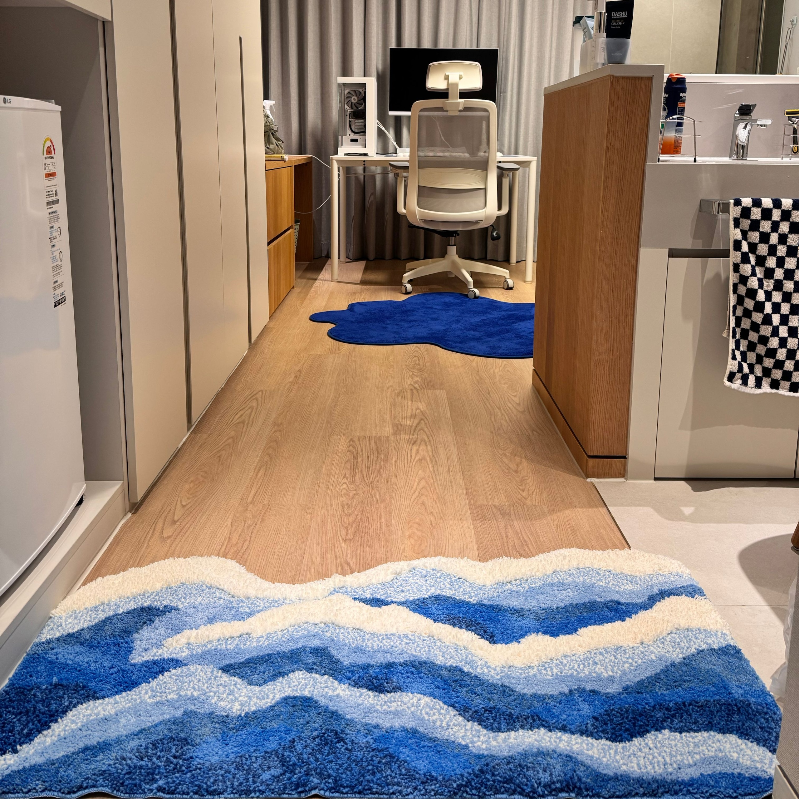 Wavy Blue Tufted Rug user photo