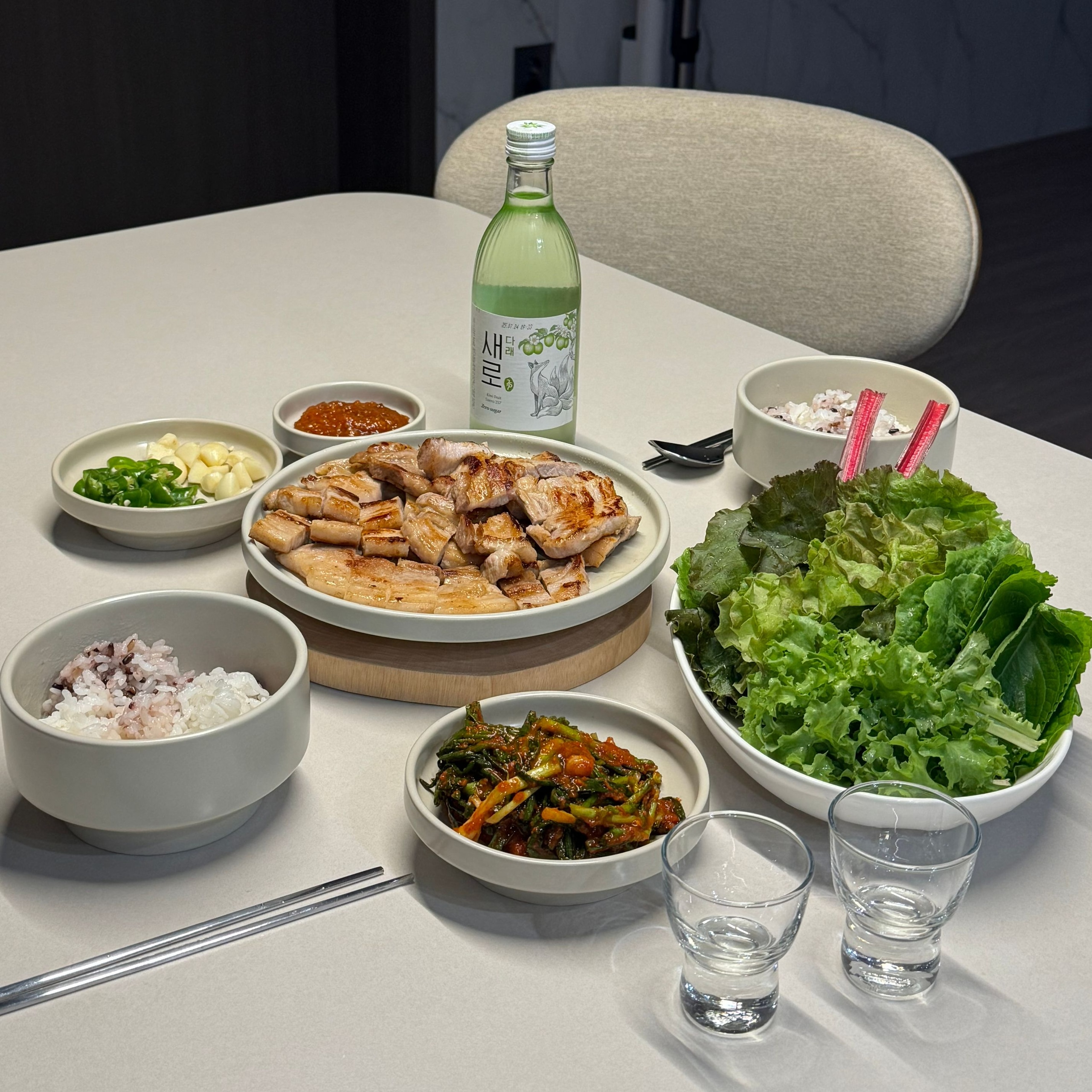 Minimal Mood Ceramic Dinnerware Set (6-24 pieces) user photo