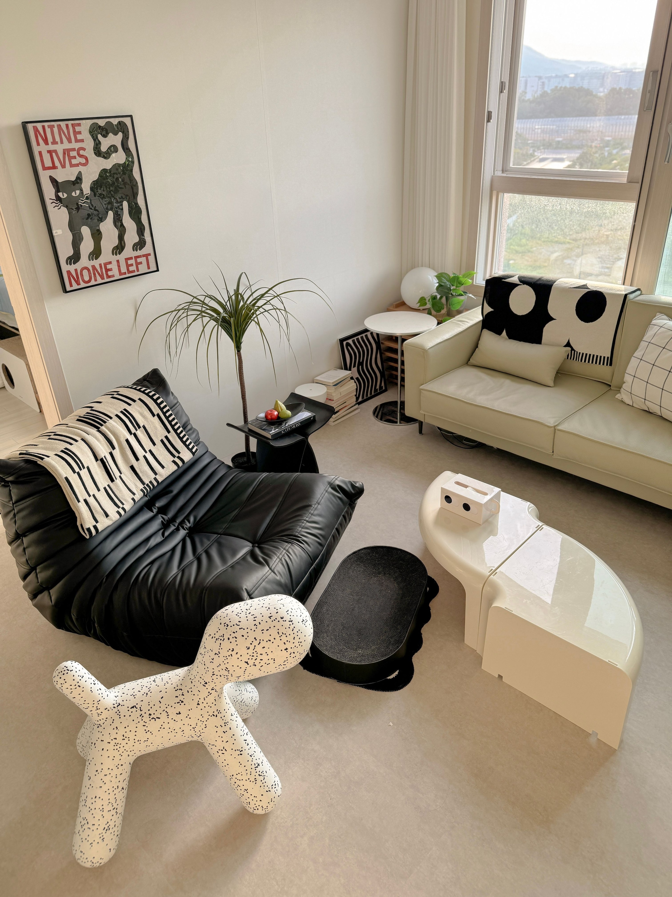 Quarter Modular Round Coffee Table user photo
