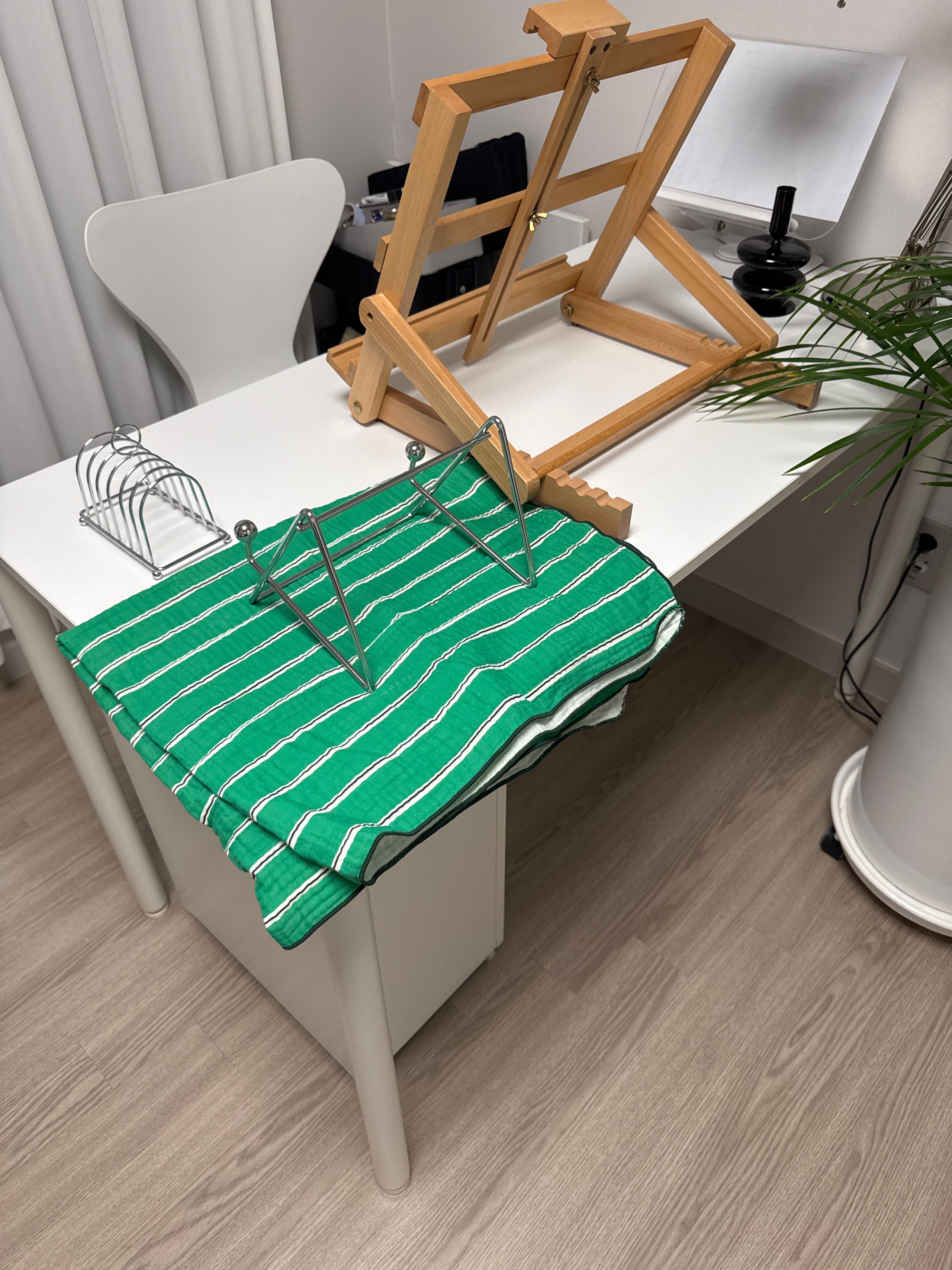 Neon Stripe 3-Layer Gauze Blanket user photo