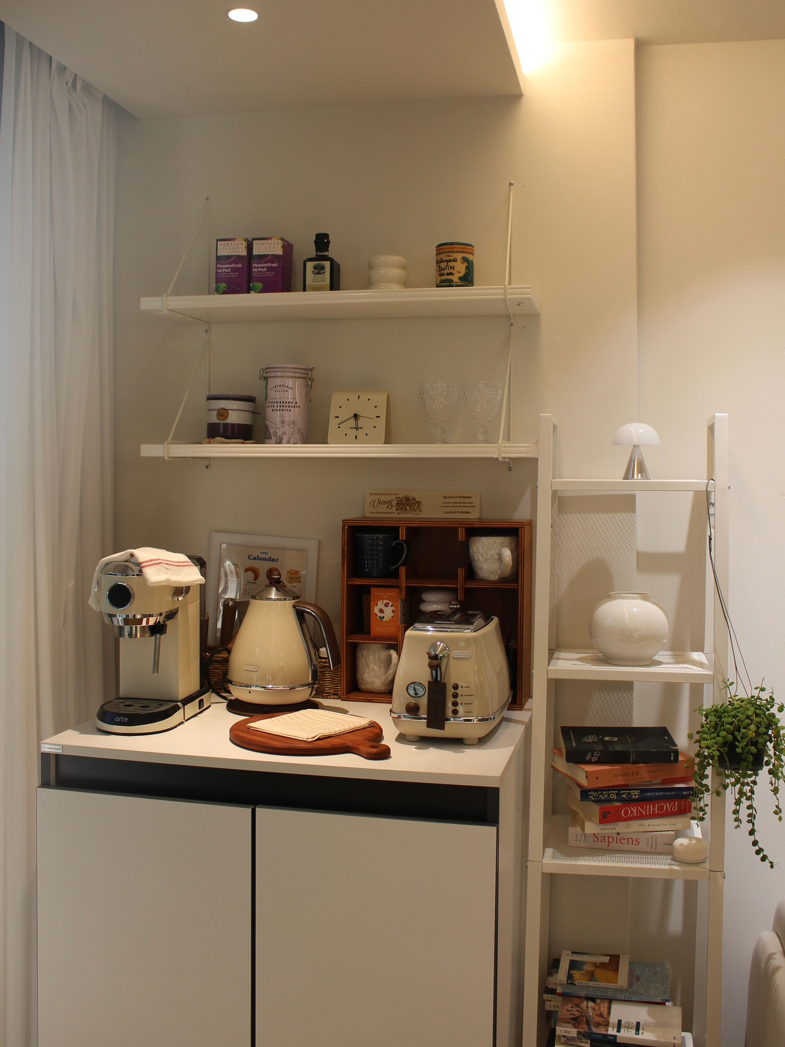 Ogre Vintage Countertop Mug & Cup Storage Cabinet user photo