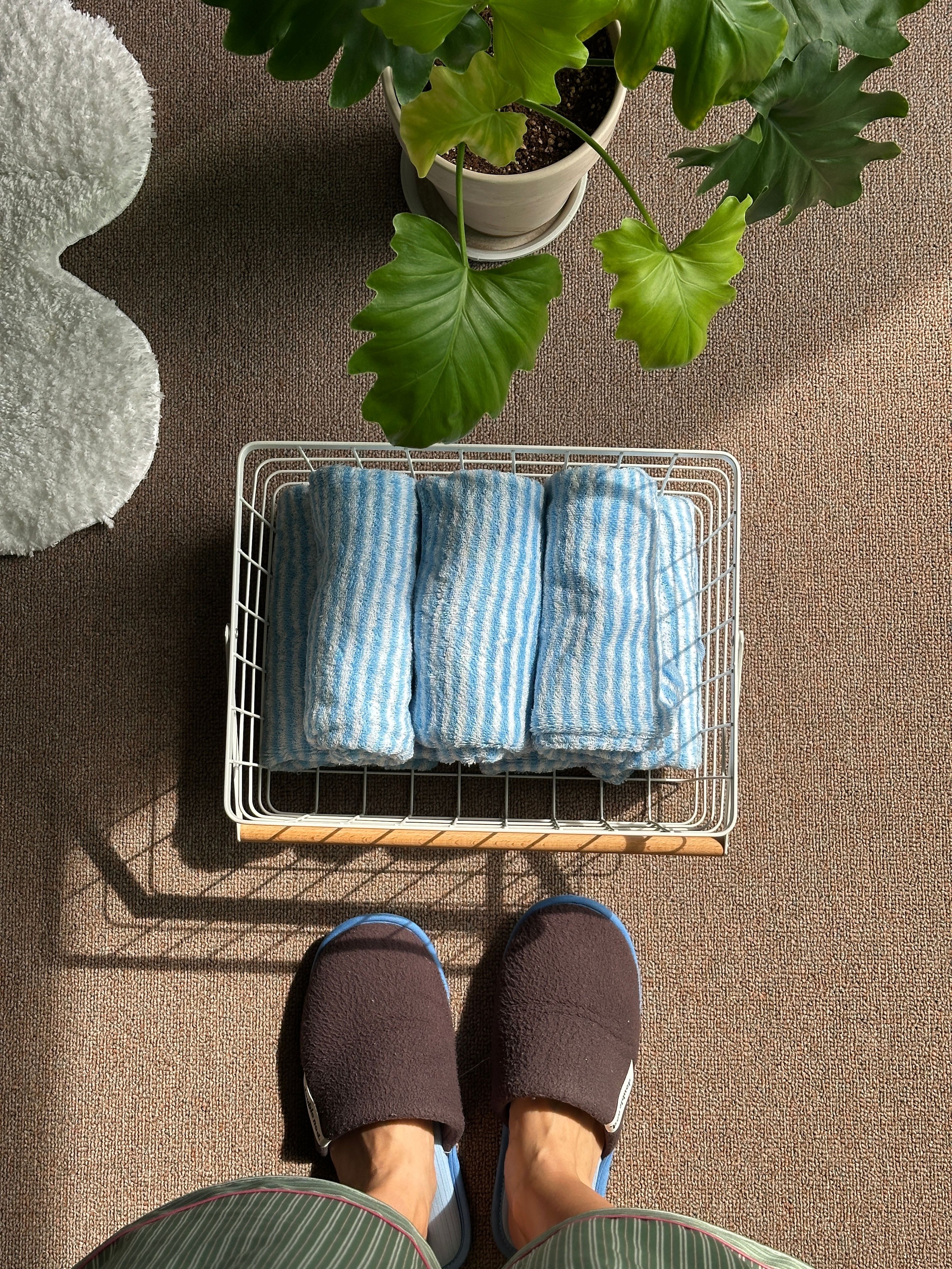 Double Knot Home Slippers (3 Colors) user photo