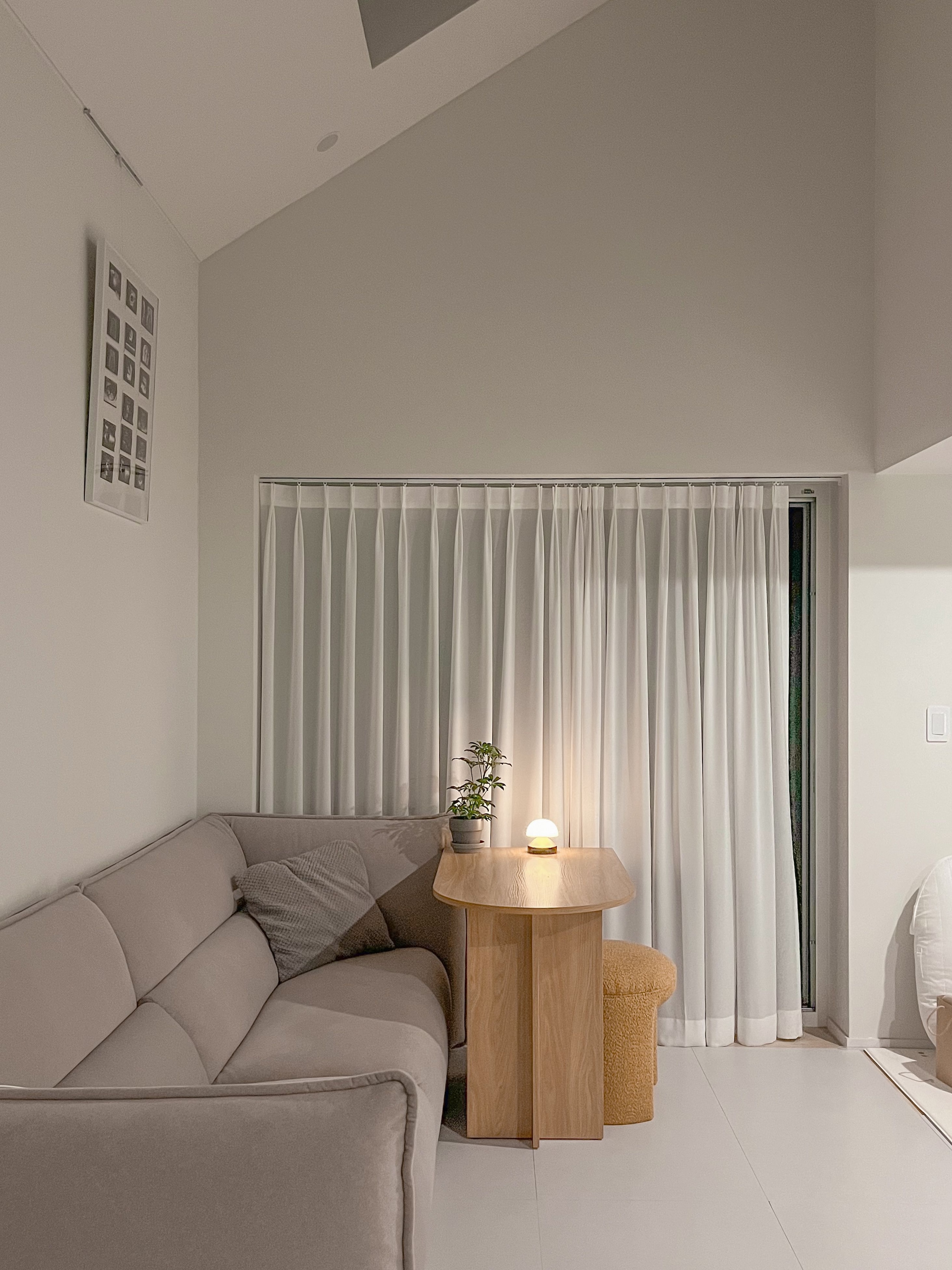 Minimal Square Dining Table user photo