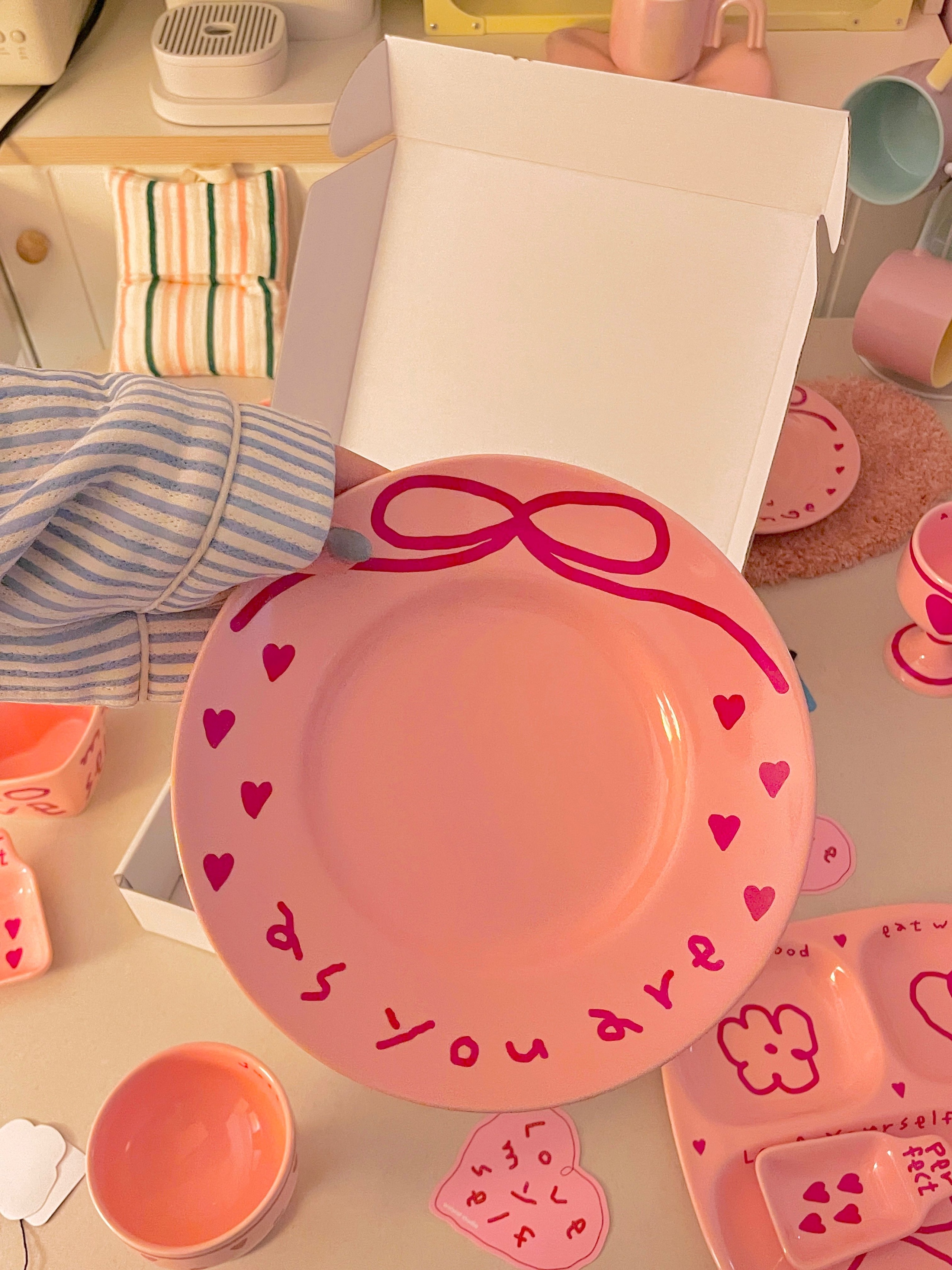 Pink Edition Ceramic Heart Salad Plate with Dressing Cup user photo