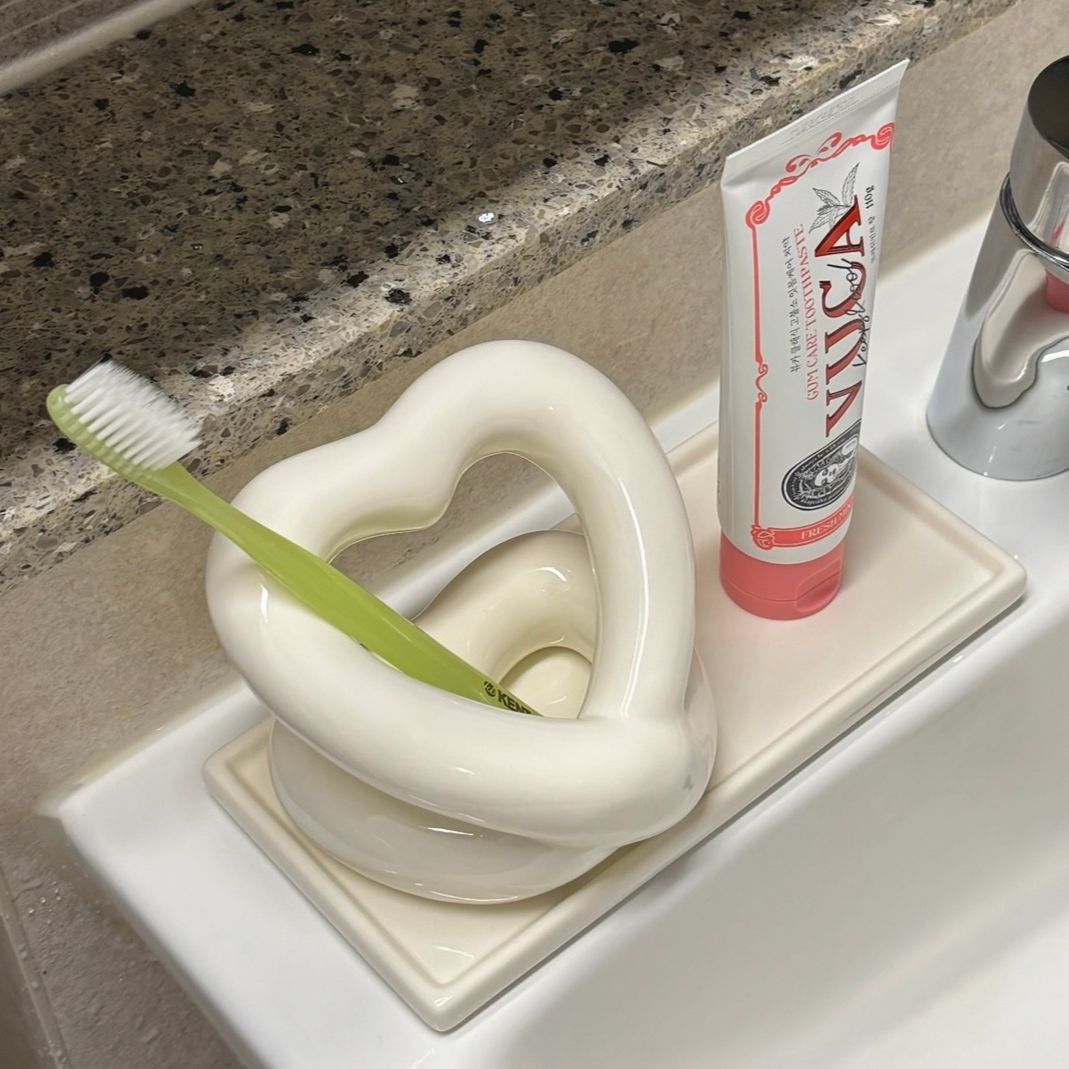 Sweetheart Ceramic Toothbrush Tray & Holder Set user photo