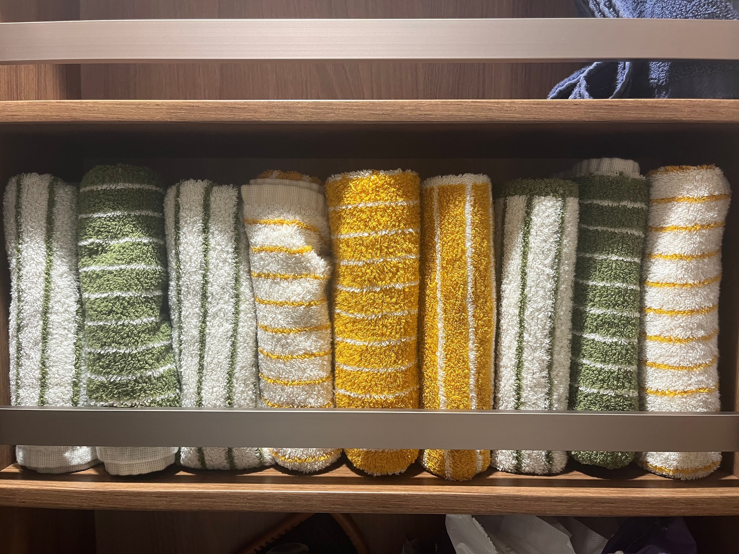 Clauman 60s Compact Combed Cotton Hotel Towel Set (10-Piece) user photo