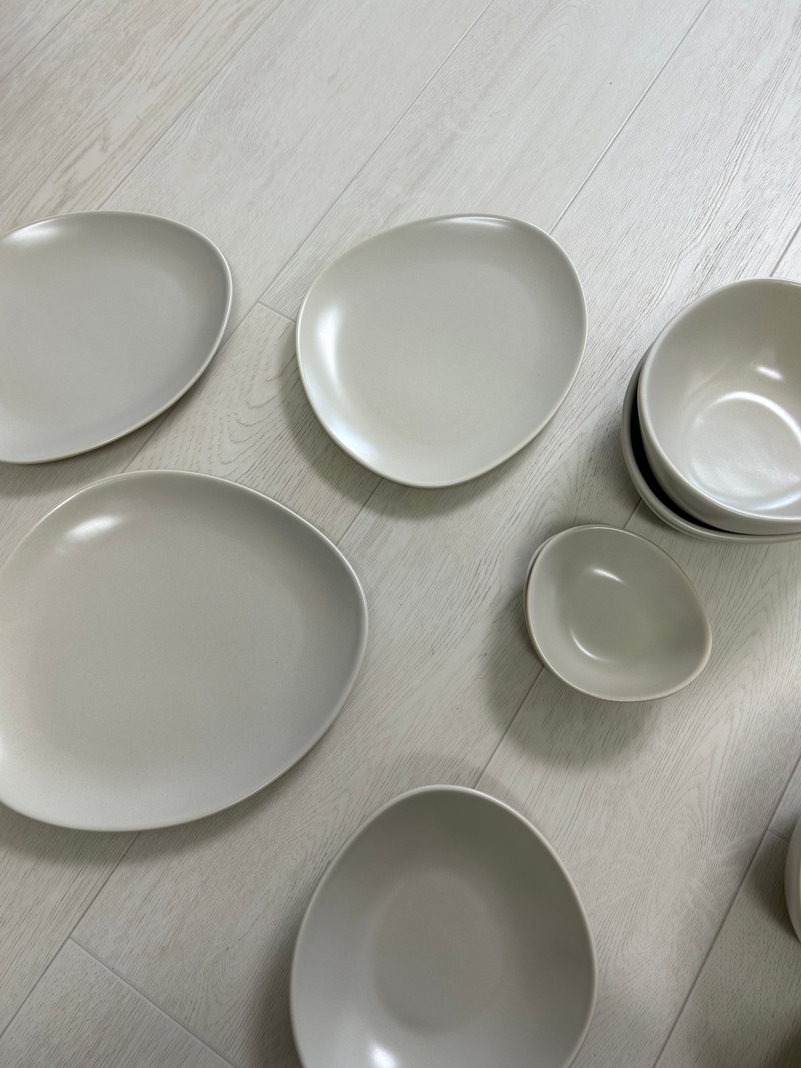 Pebble Dinnerware Set for 2 (12-Piece) user photo