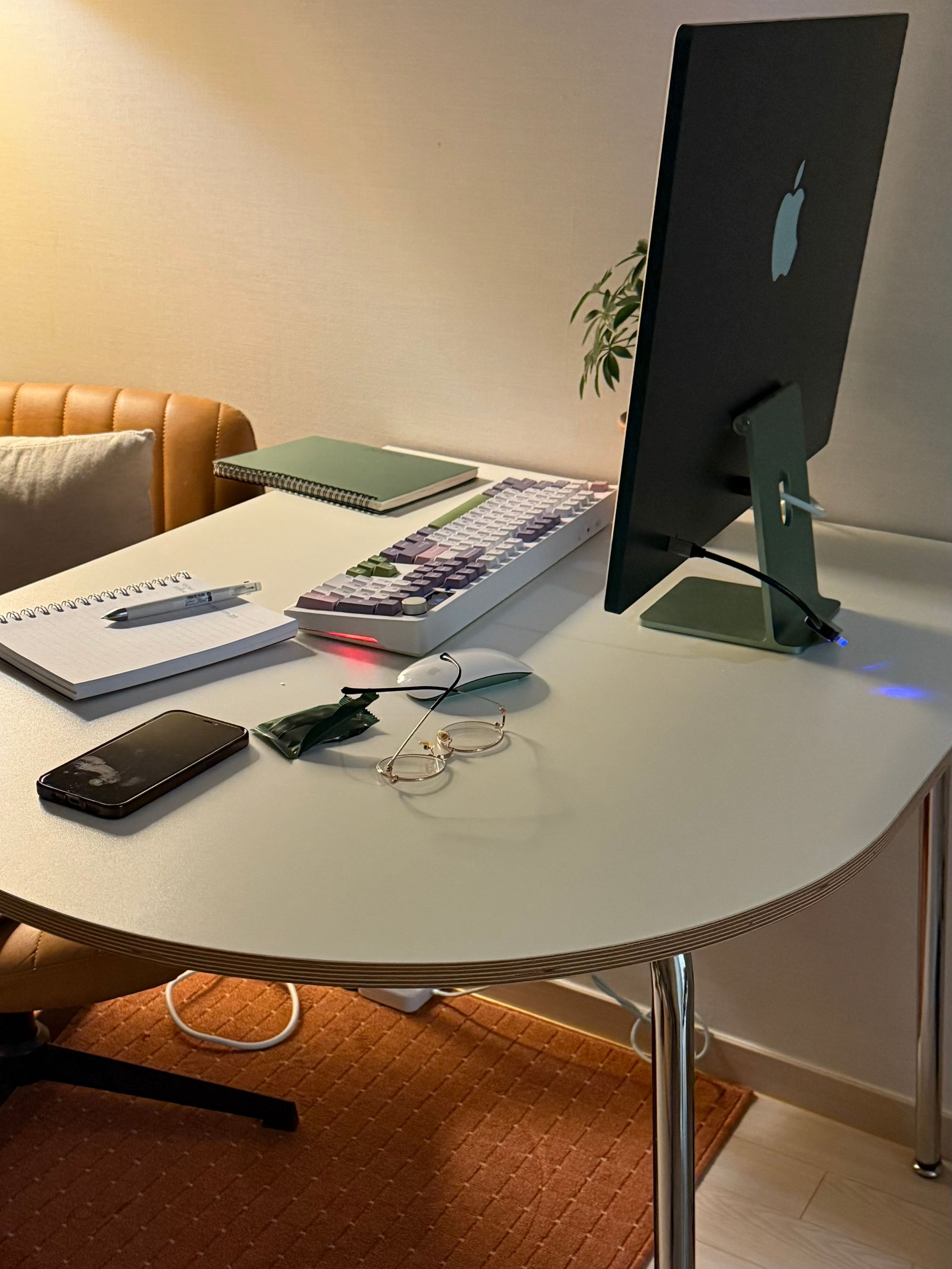 Chrome Half-Oval Mid-Century Table user photo