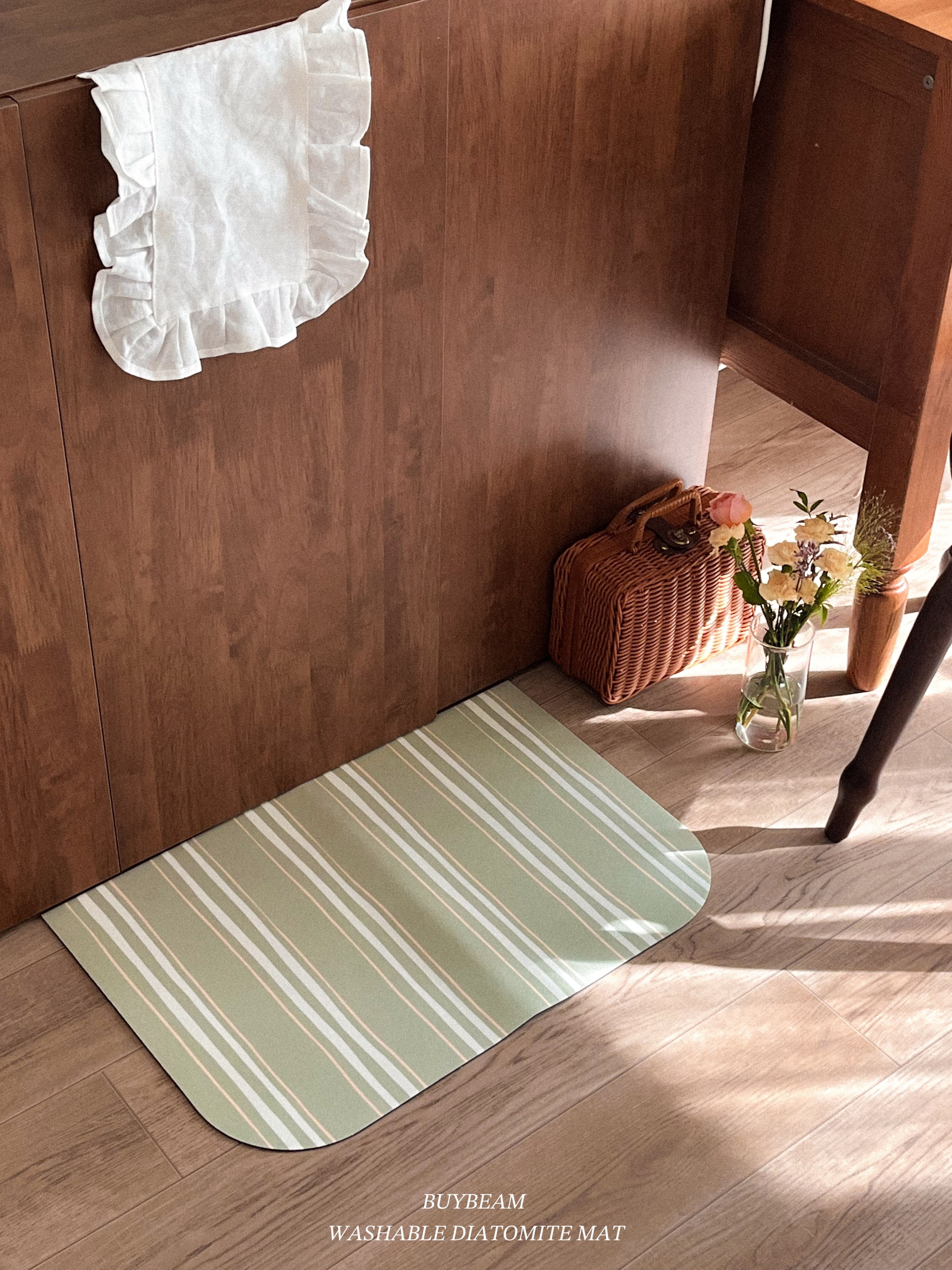 Washable Stripe Diatomite Shape Bath Mat user photo