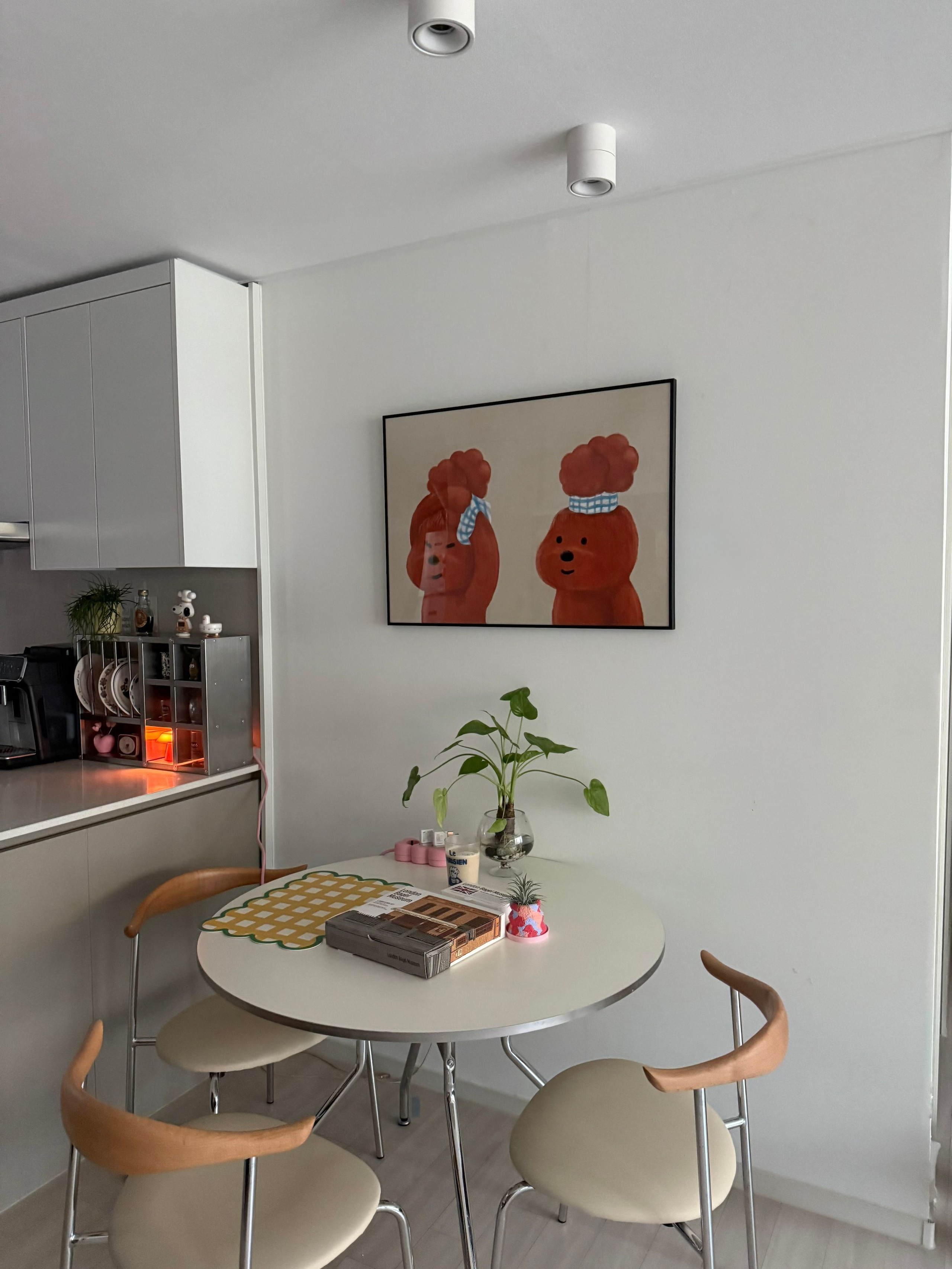 Round Steel Leg Dining Table user photo