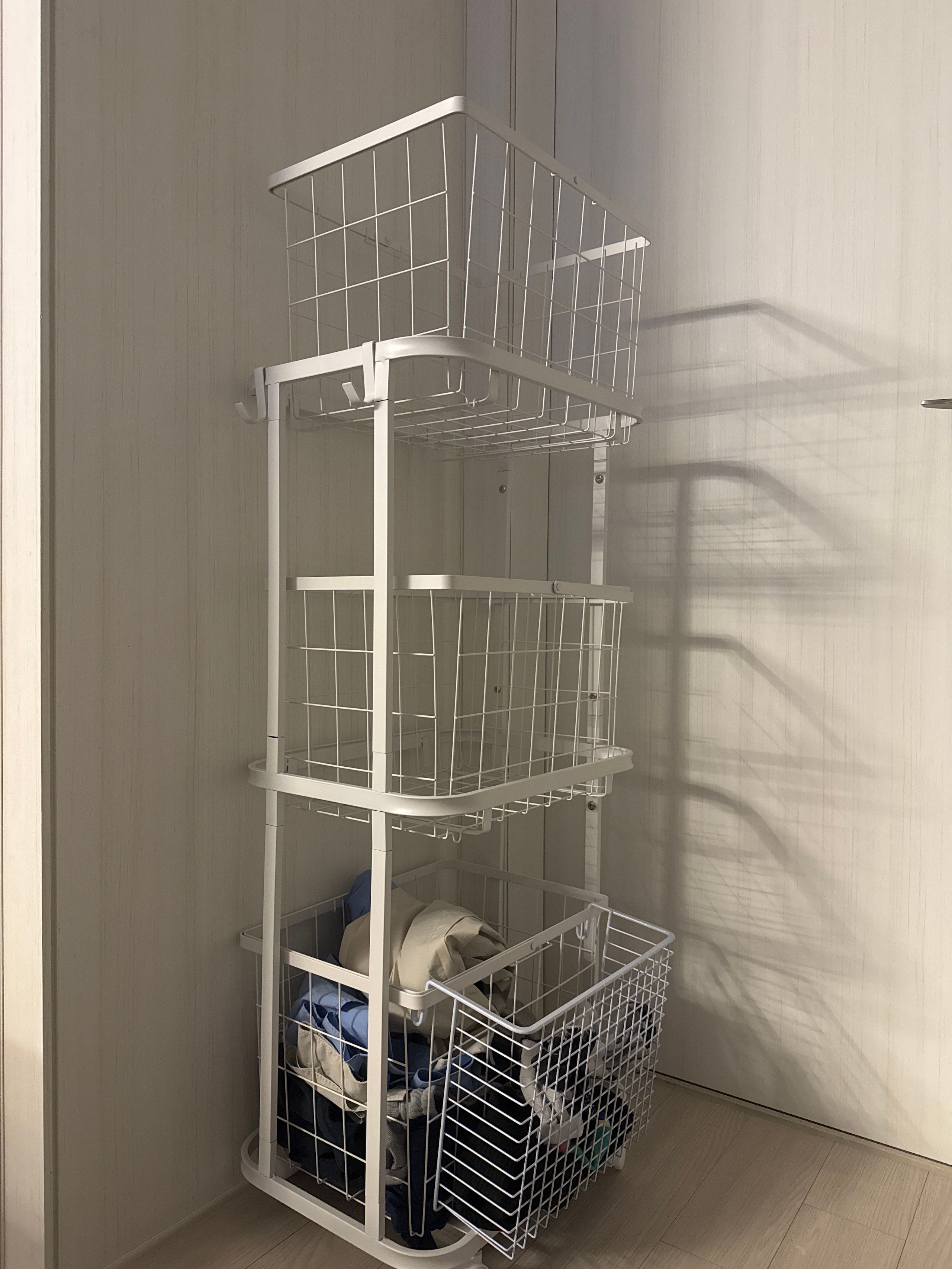 Dove 4-Frame 3-Tier Rolling Laundry Basket Trolley user photo