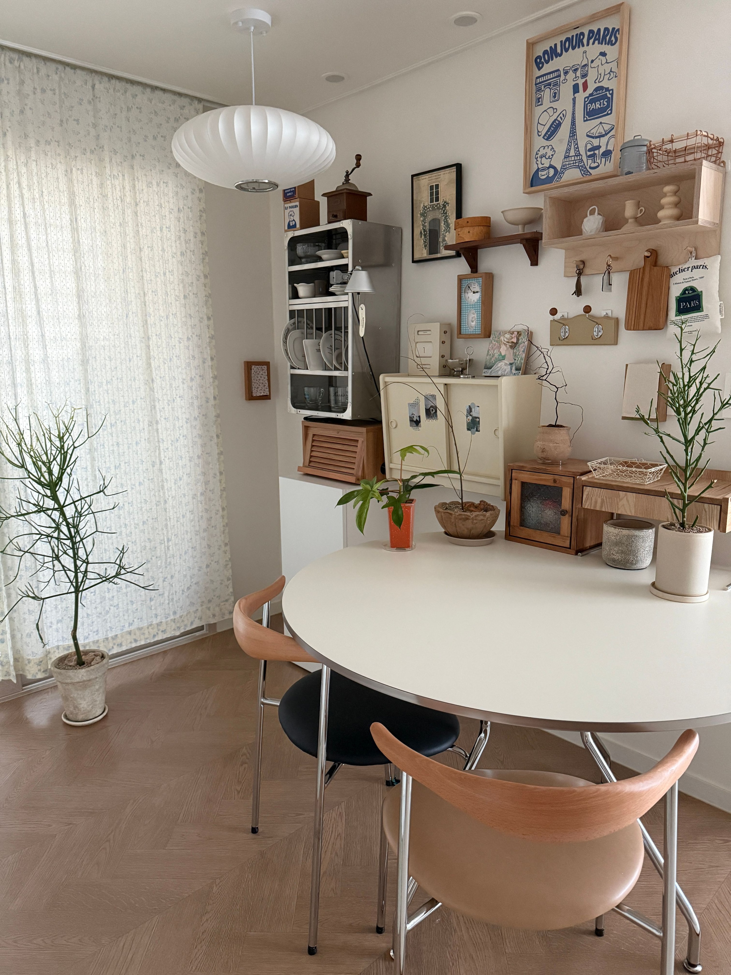 Round Steel Leg Dining Table user photo