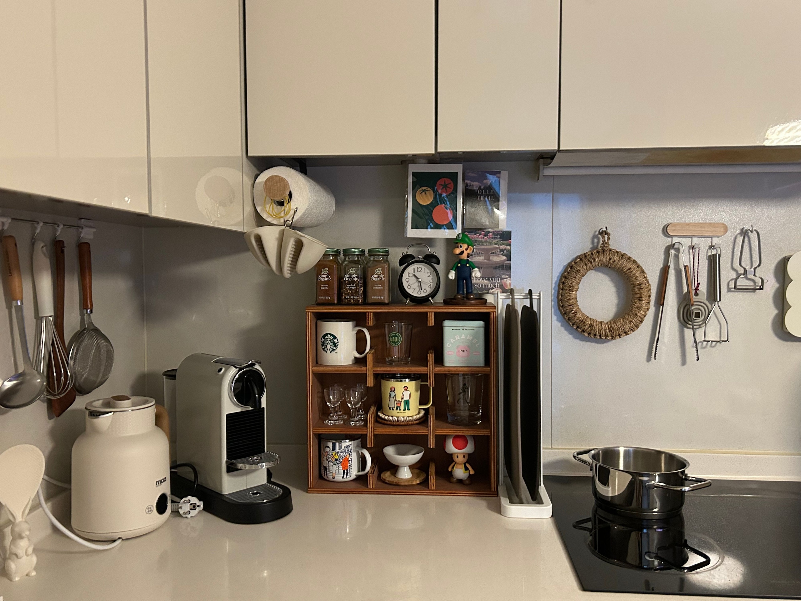 Ogre Vintage Countertop Mug & Cup Storage Cabinet user photo