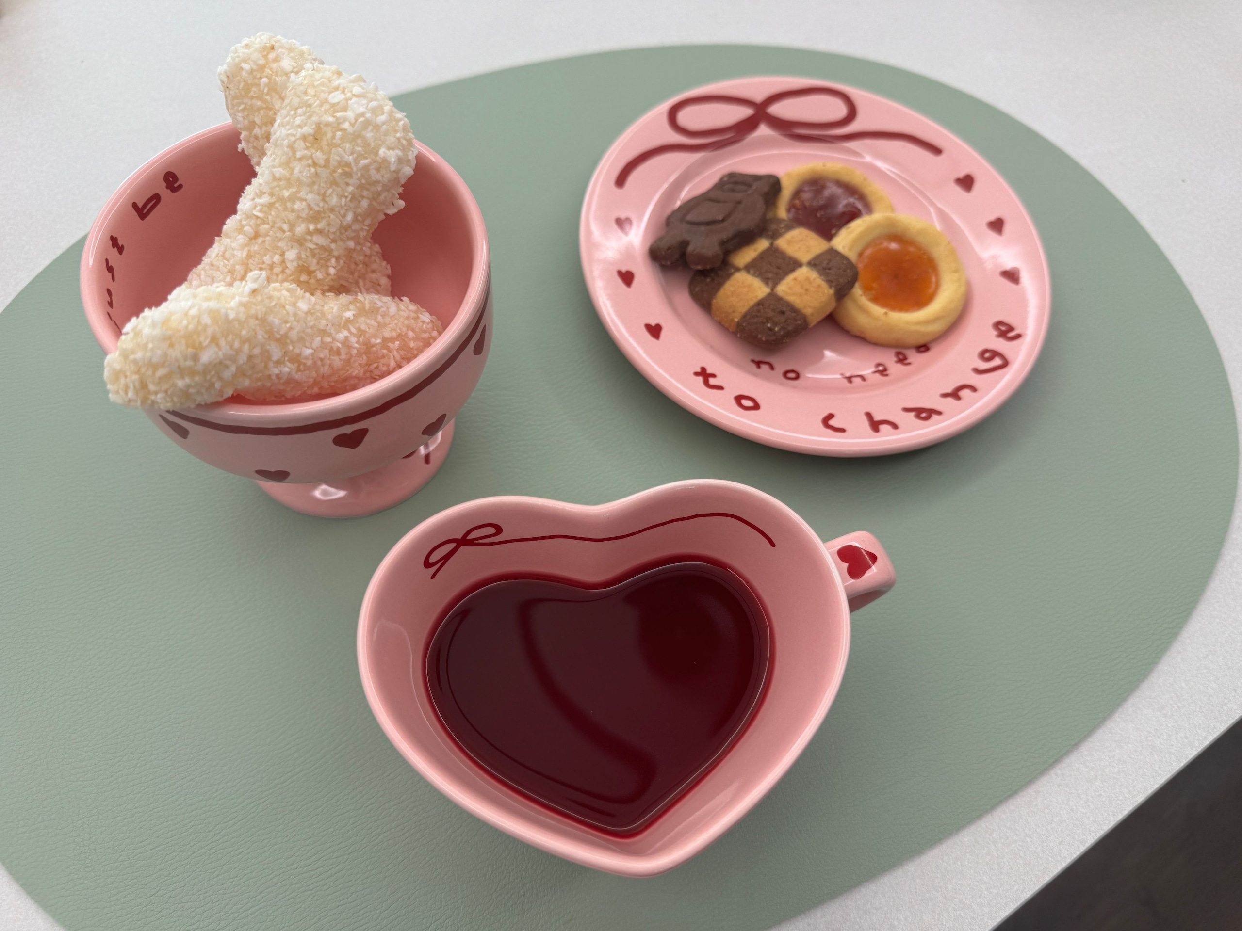 Pink Edition Ceramic “Just Be” Dessert Bowl Gift Set user photo