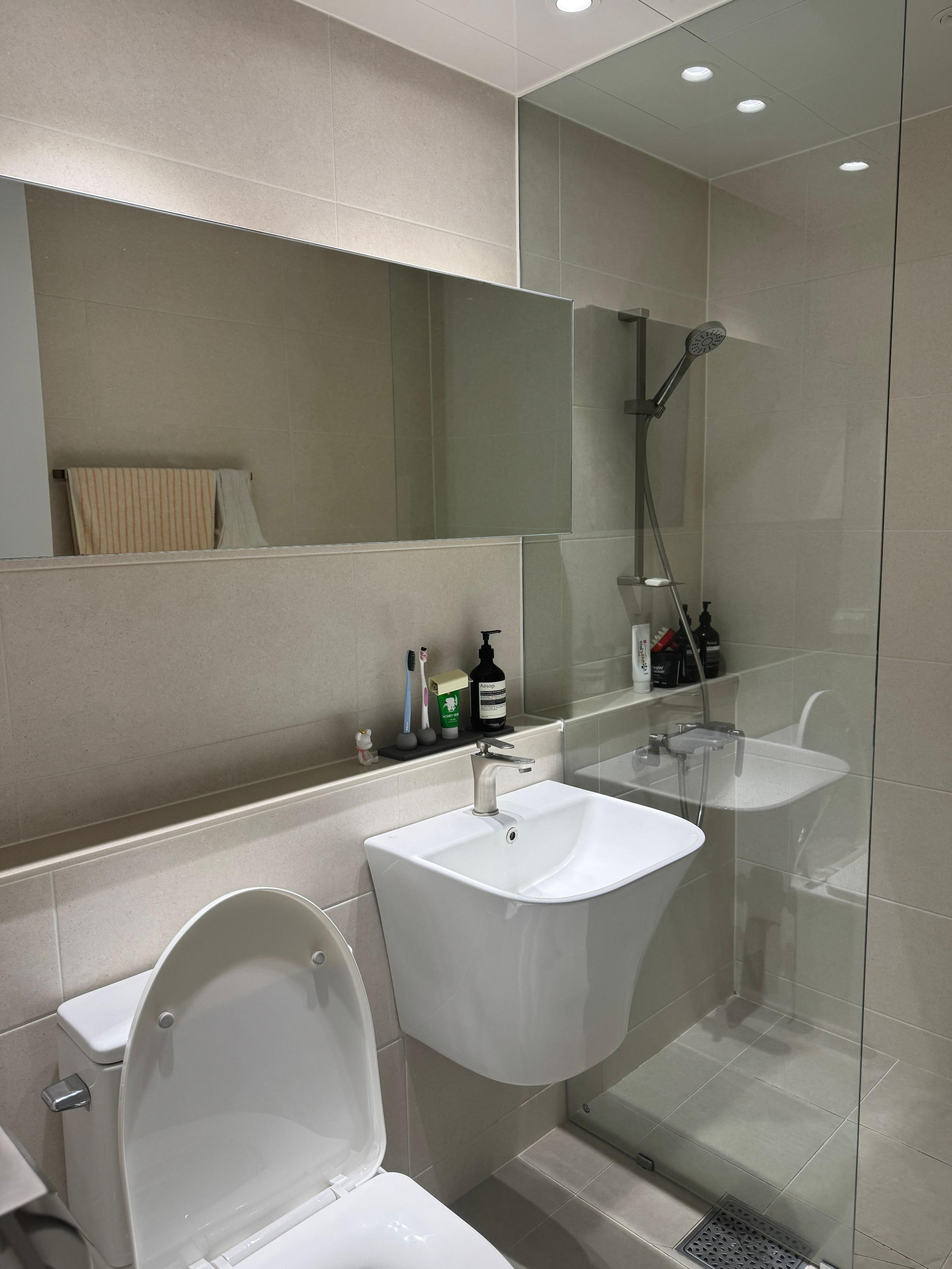 Diatomite Toothbrush Holder user photo