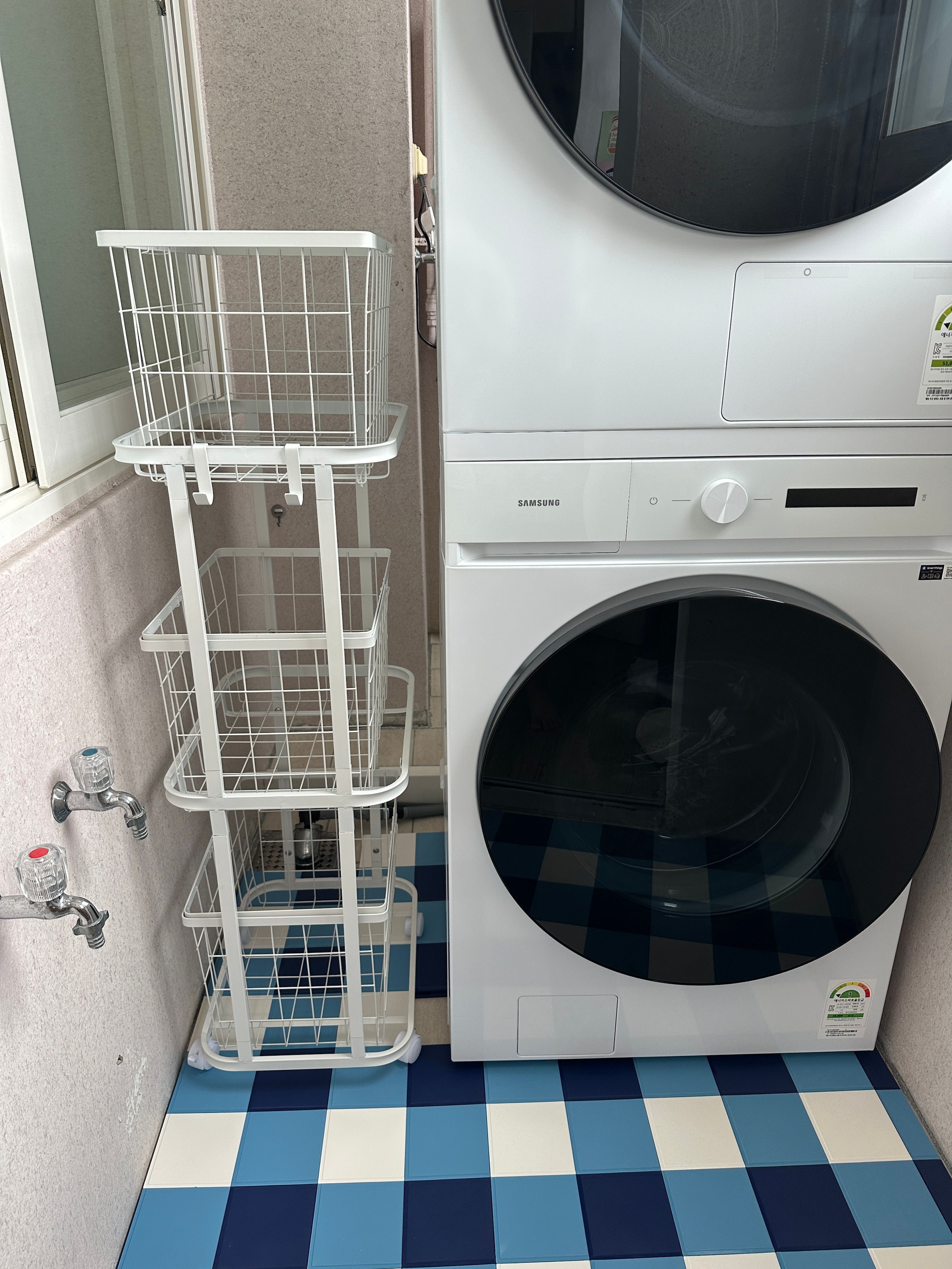 Dove 4-Frame 3-Tier Rolling Laundry Basket Trolley user photo