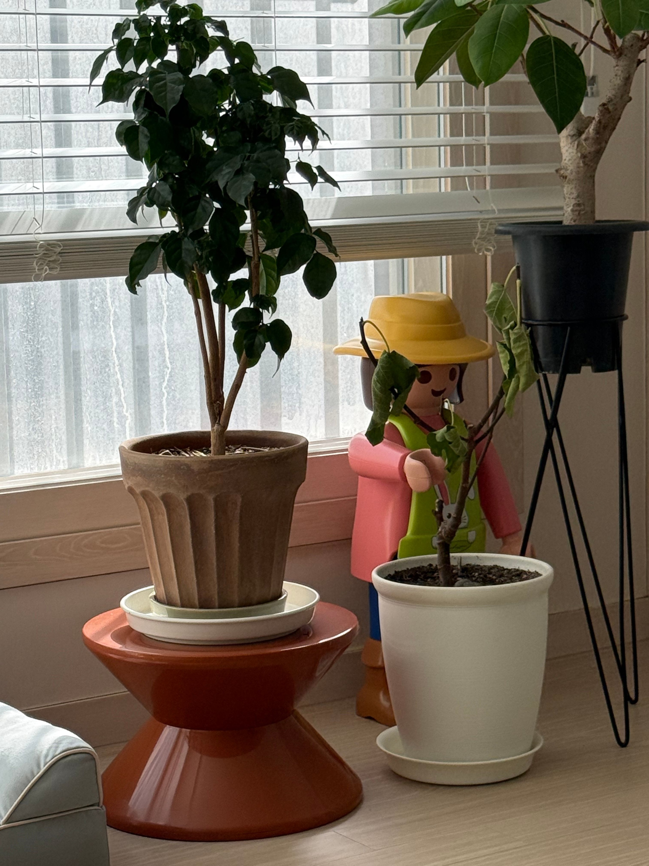 Sandglass Mid-Century Stool user photo